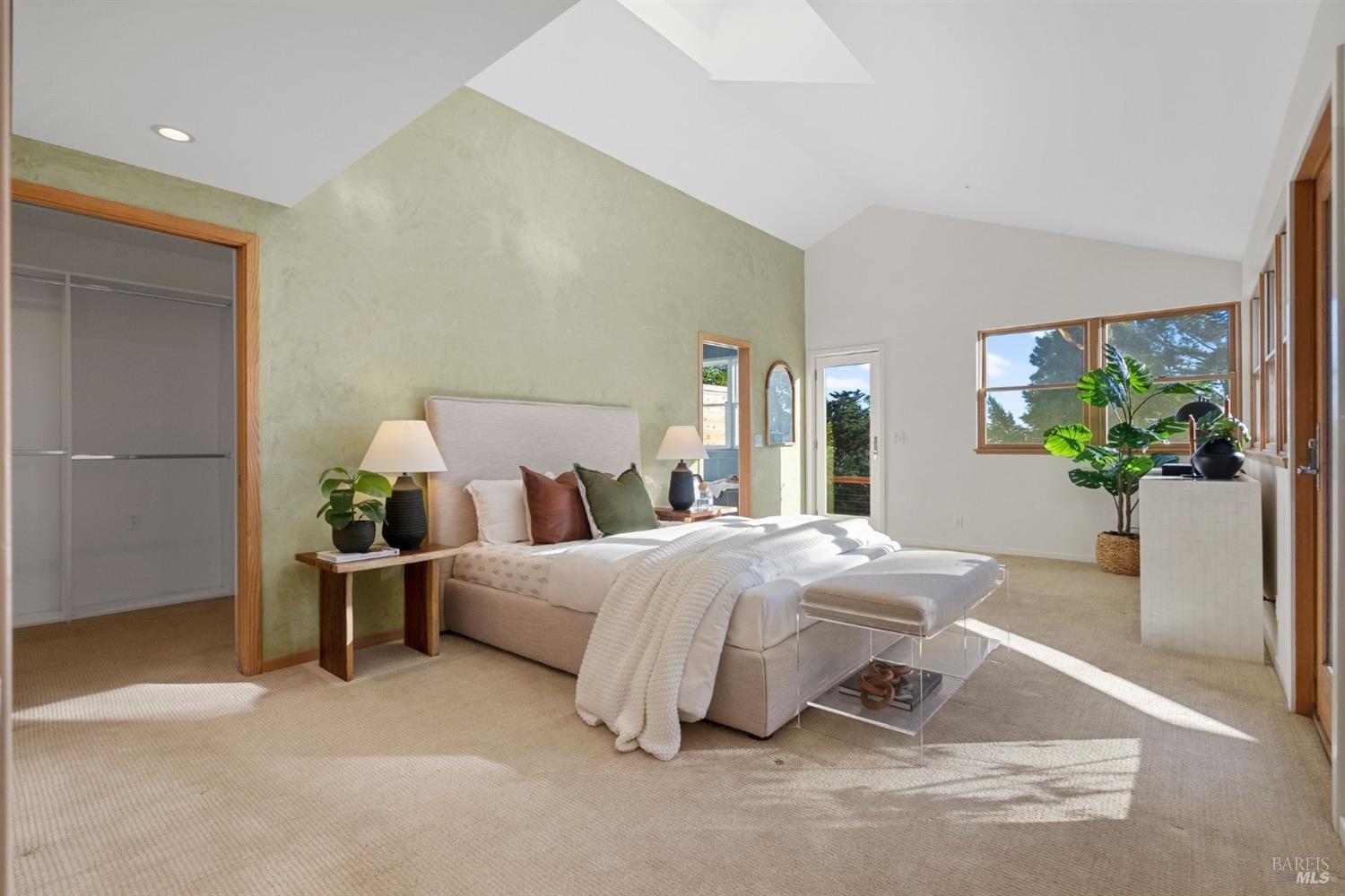 328 Panoramic Highway