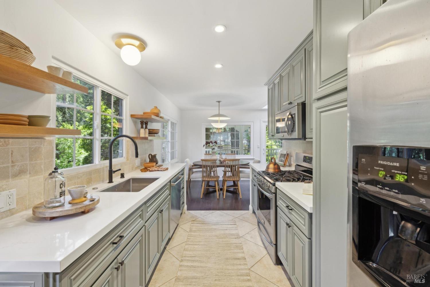 124 W Blithedale Ave