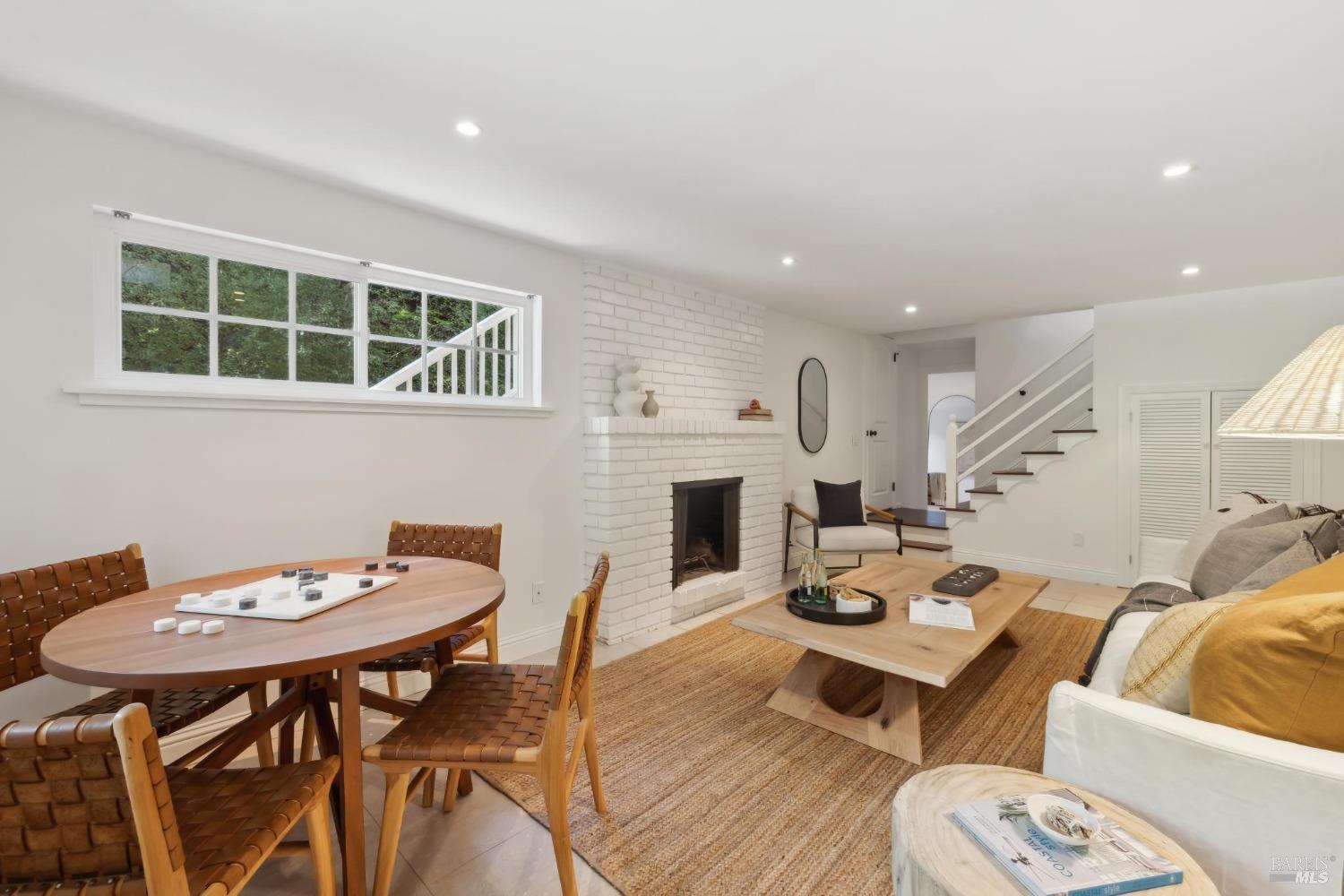 124 W Blithedale Ave