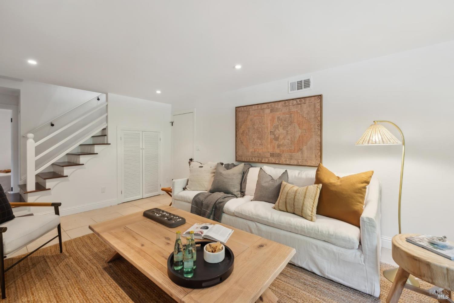 124 W Blithedale Ave