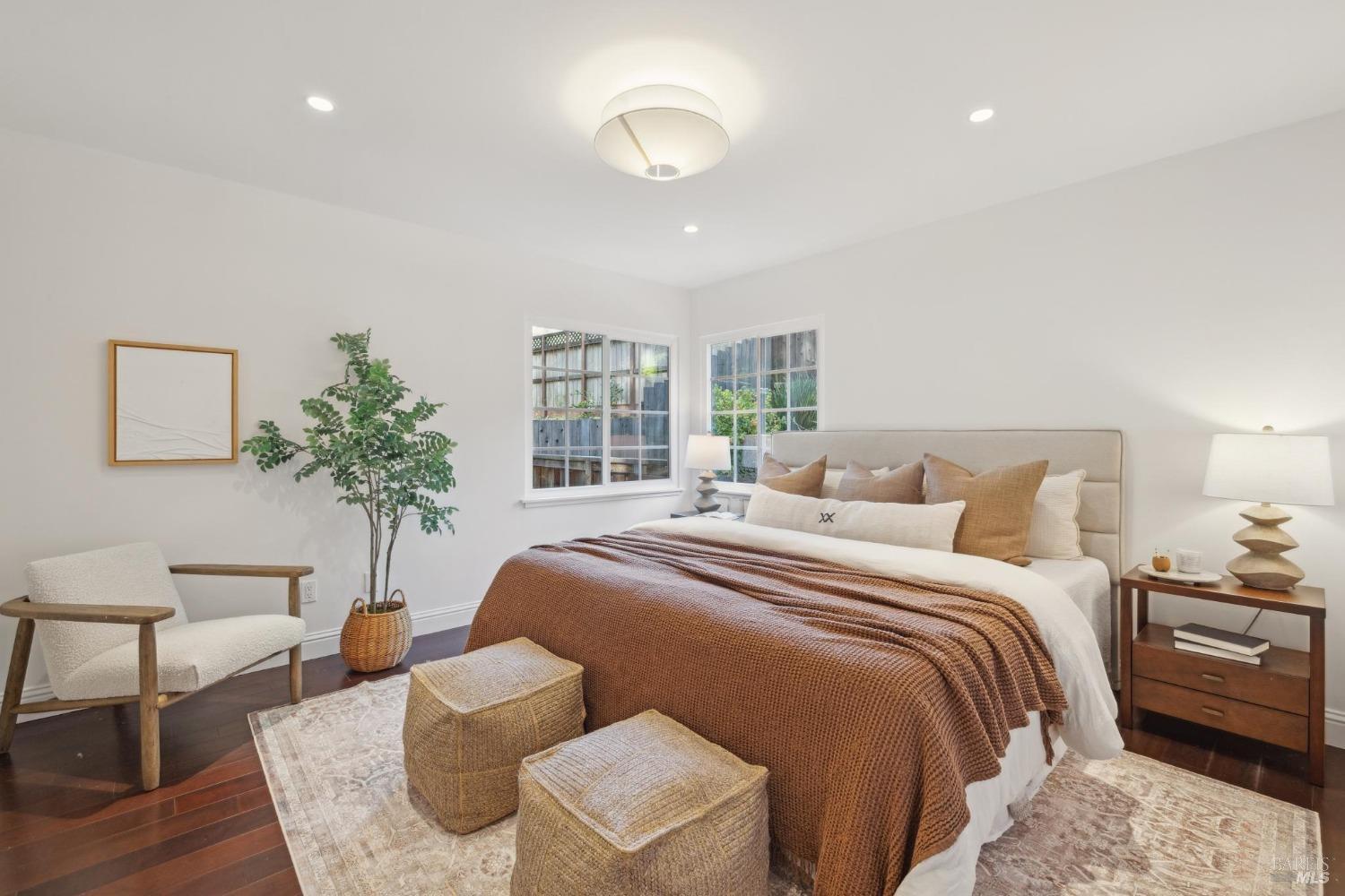 124 W Blithedale Ave