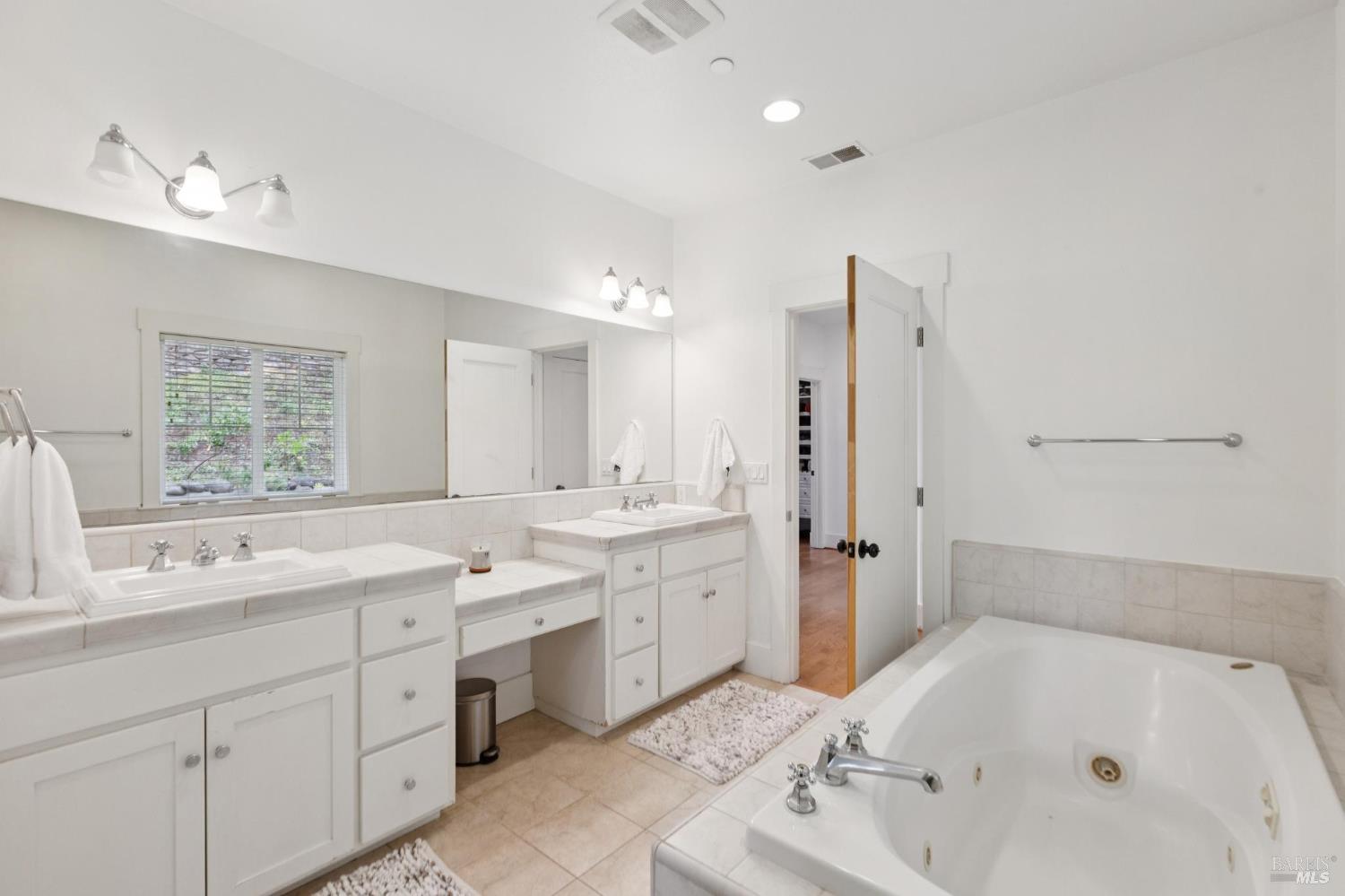 315 Villa Garden Dr