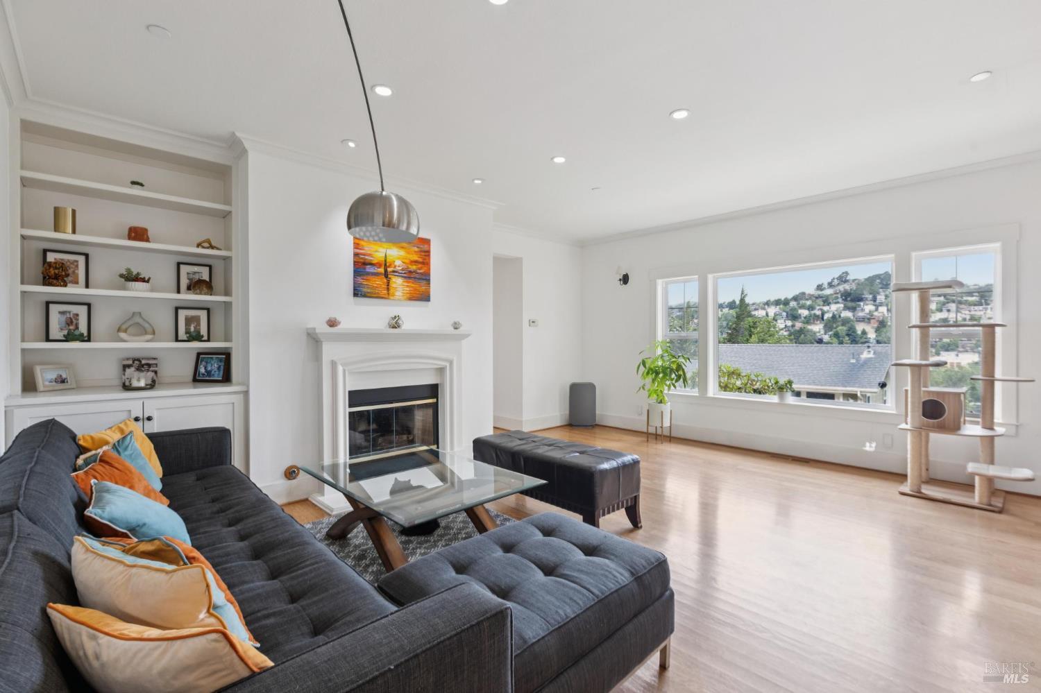 315 Villa Garden Dr