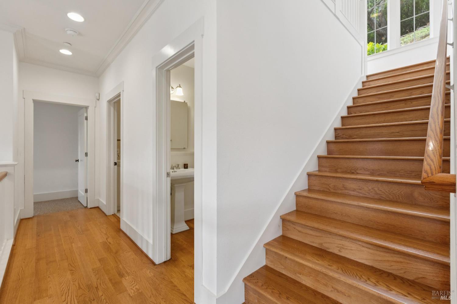 315 Villa Garden Dr