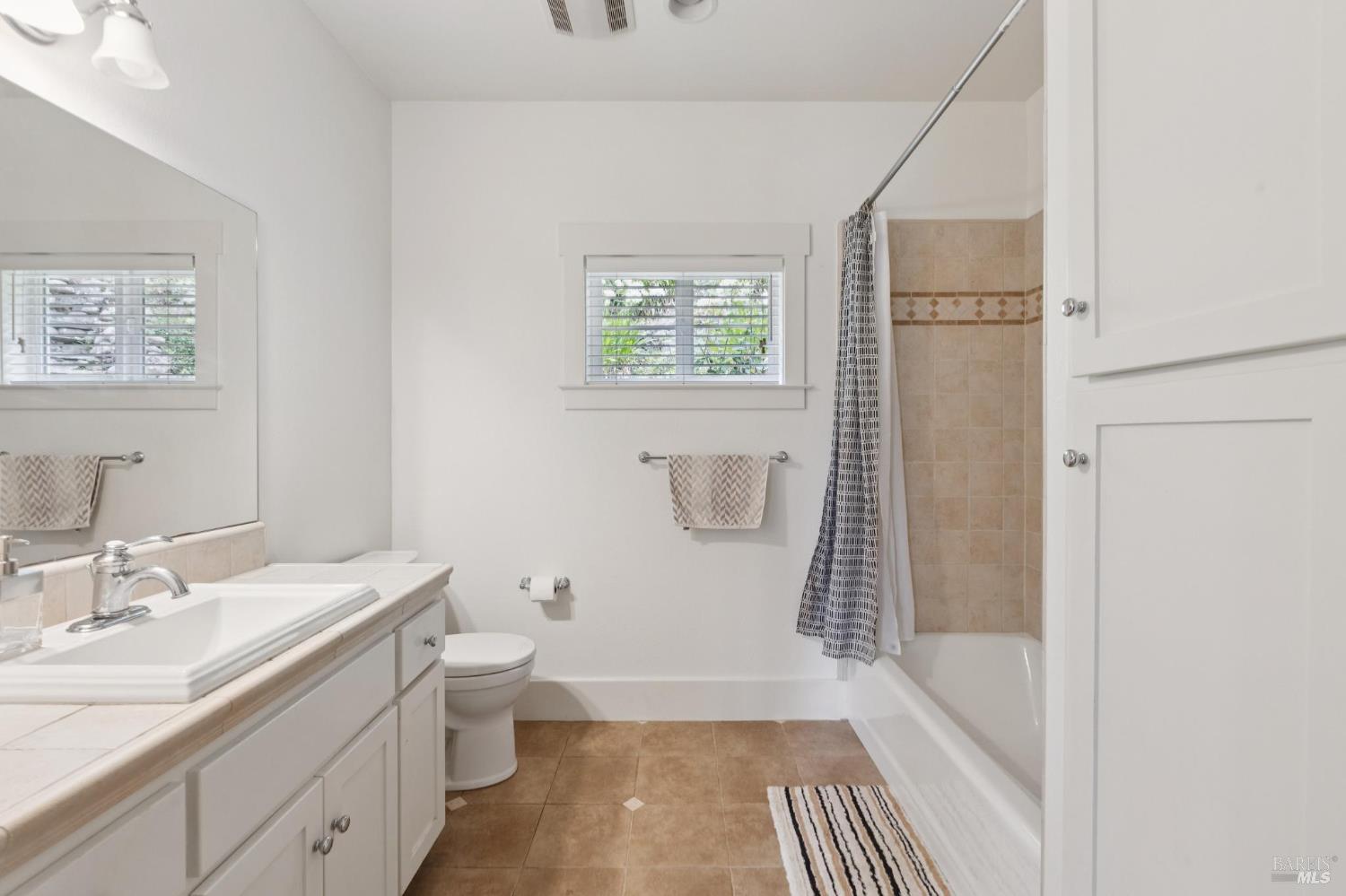 315 Villa Garden Dr