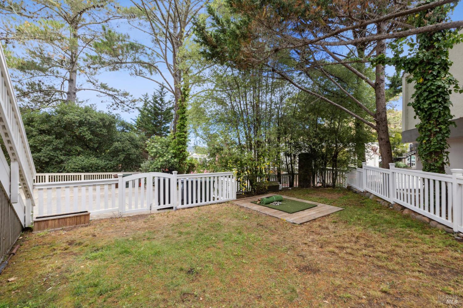 315 Villa Garden Dr