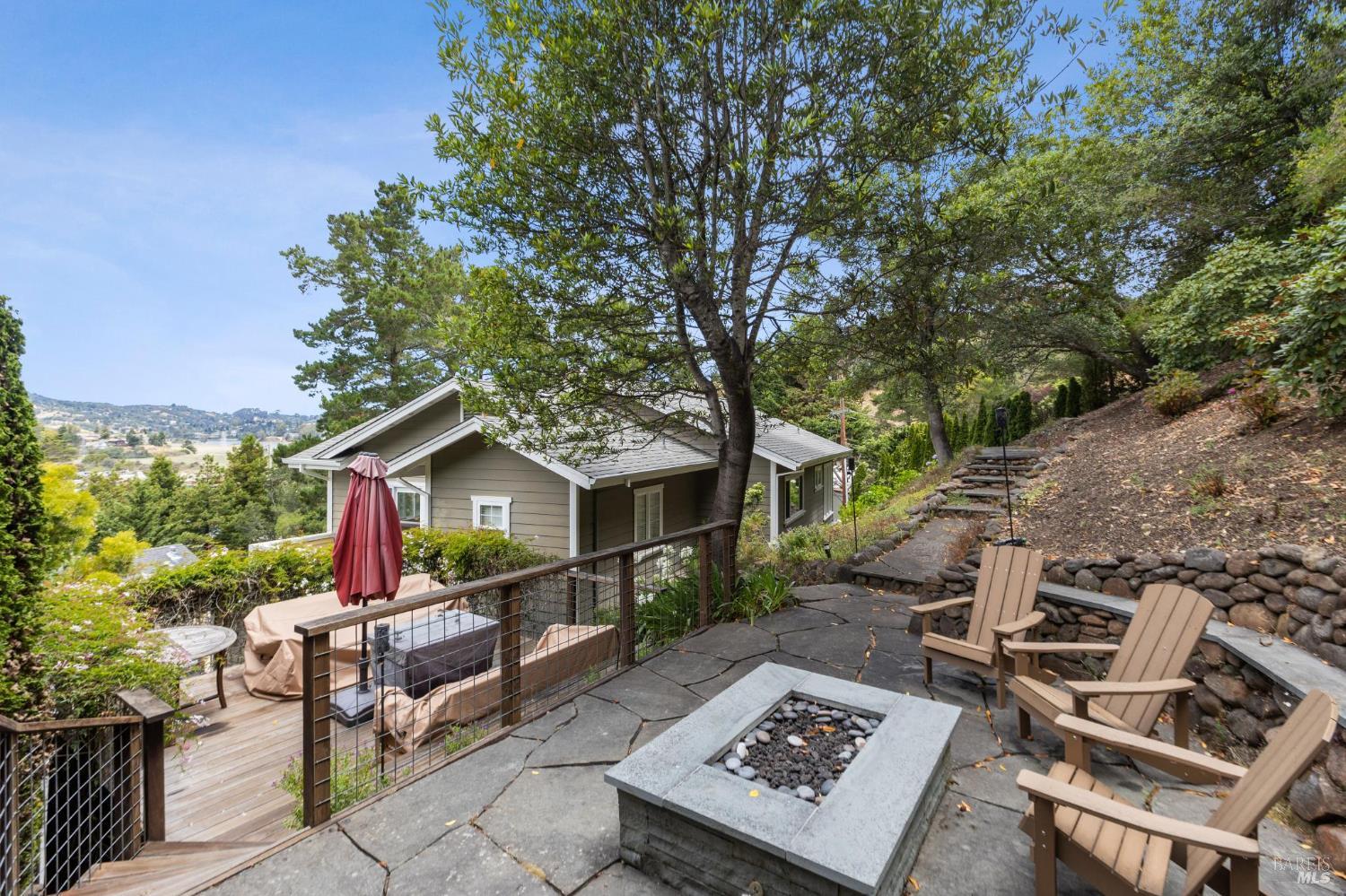 315 Villa Garden Dr