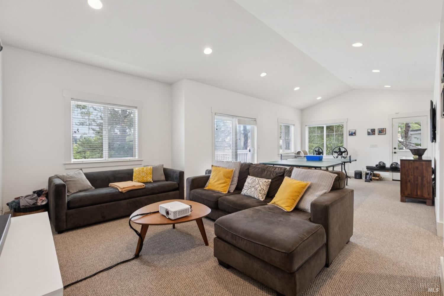315 Villa Garden Dr