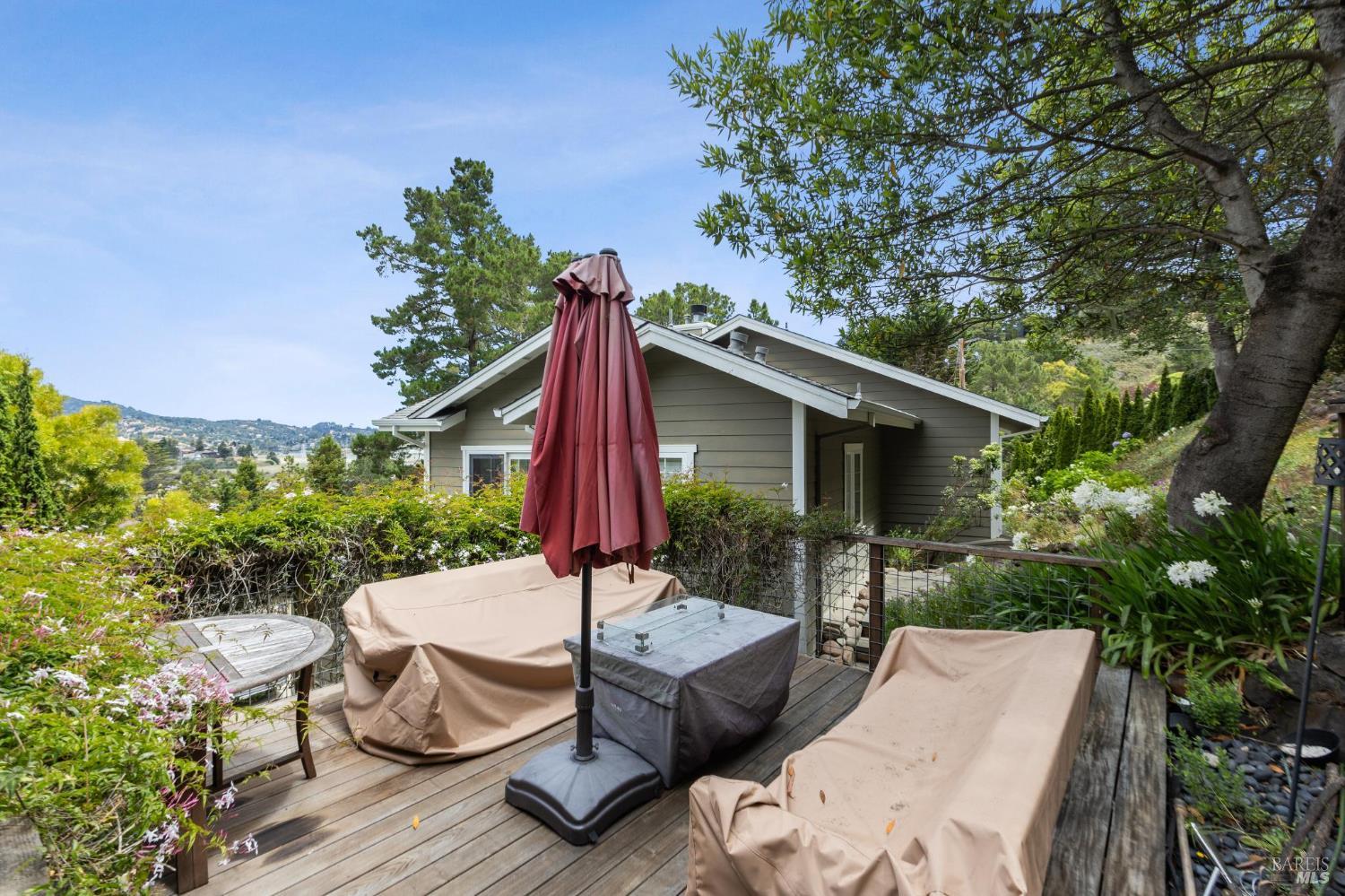 315 Villa Garden Dr