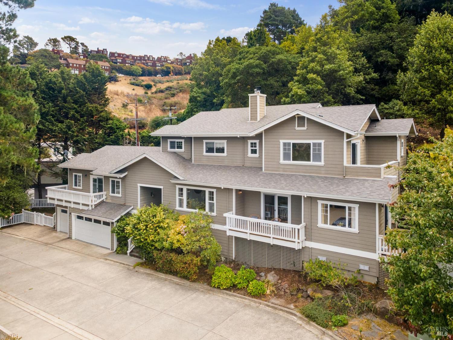 315 Villa Garden Dr