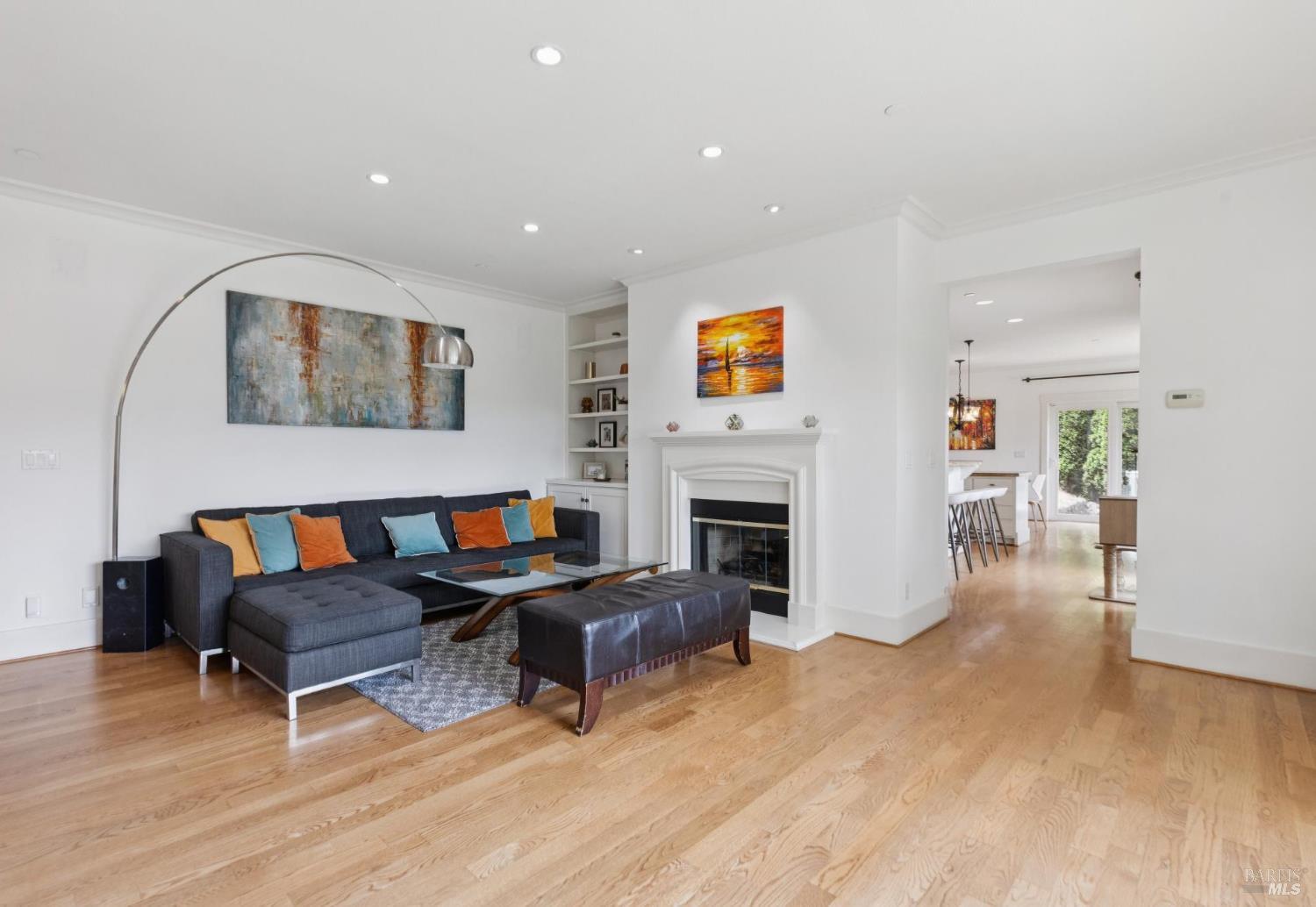 315 Villa Garden Dr