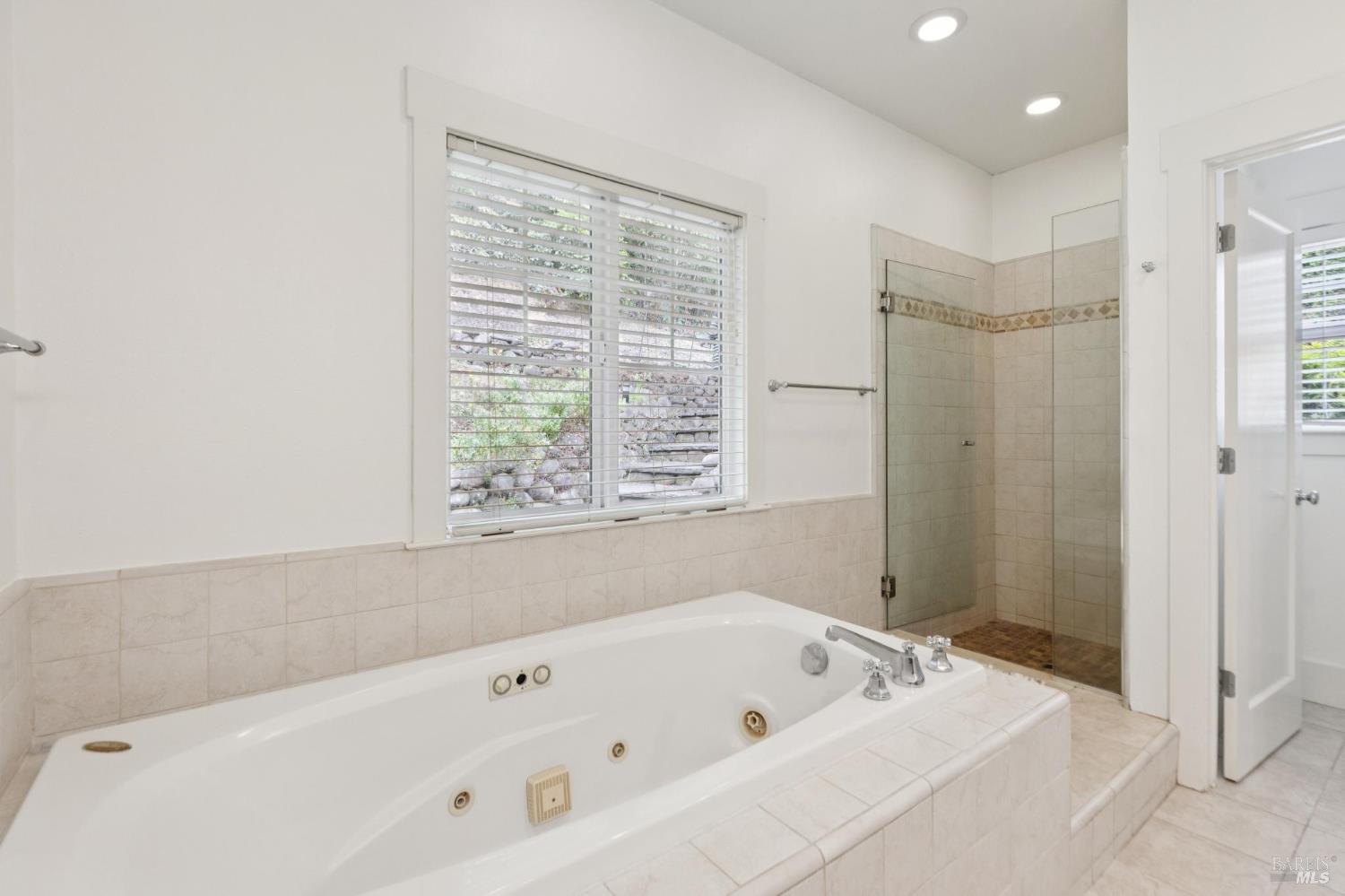 315 Villa Garden Dr