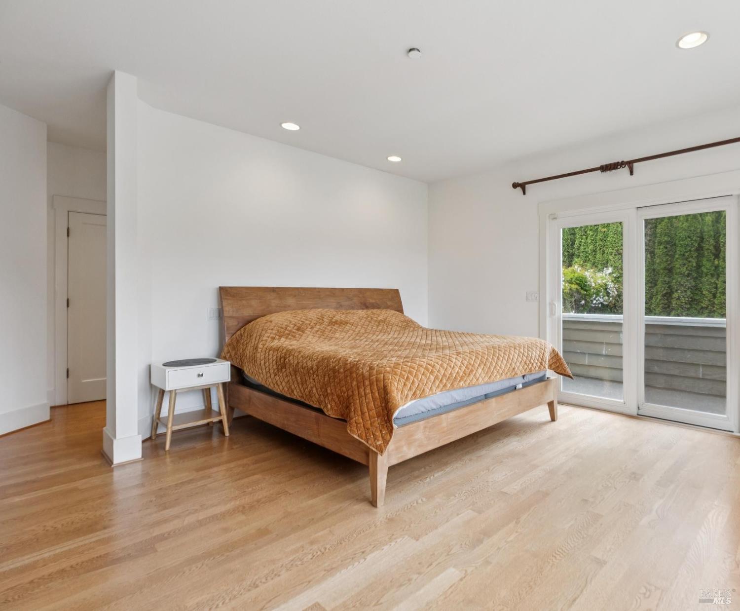 315 Villa Garden Dr