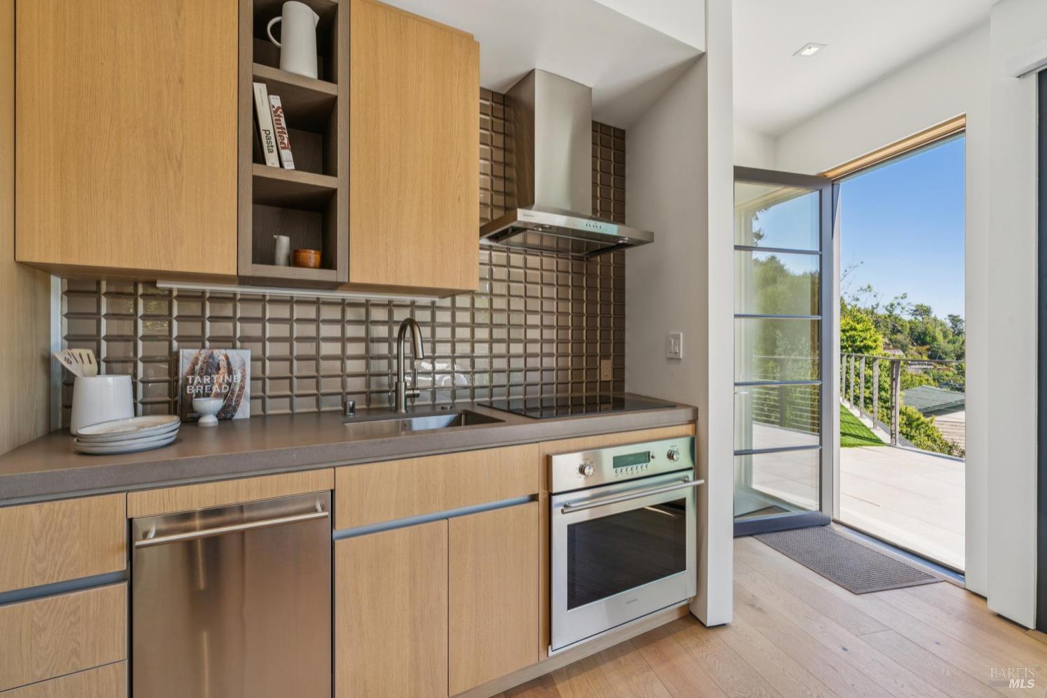 2 Upper Alcatraz Pl
