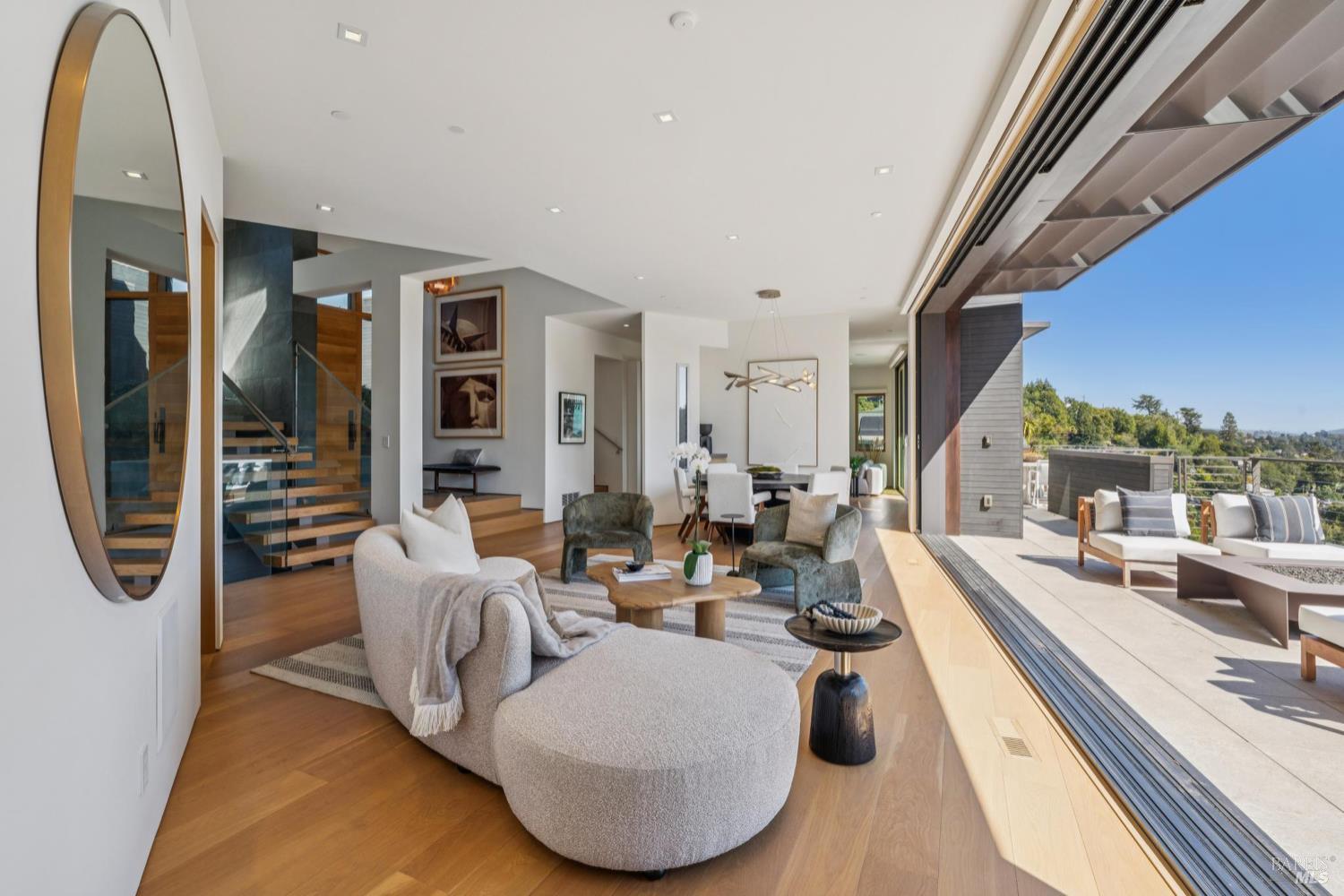 2 Upper Alcatraz Pl