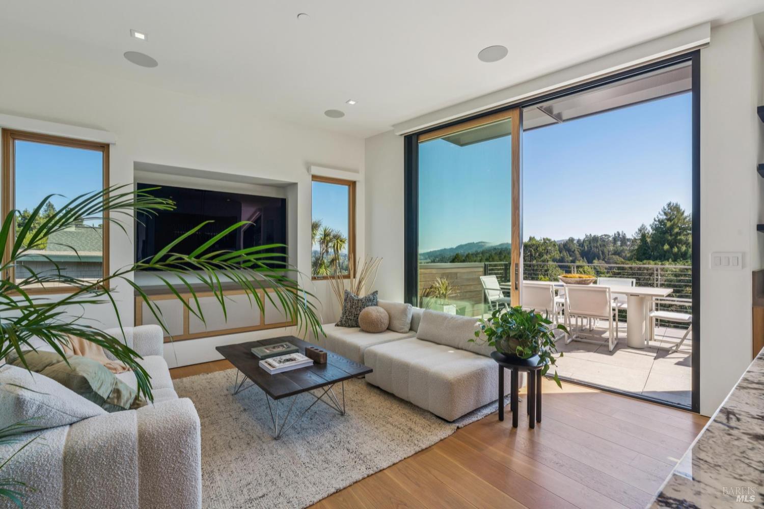 2 Upper Alcatraz Pl