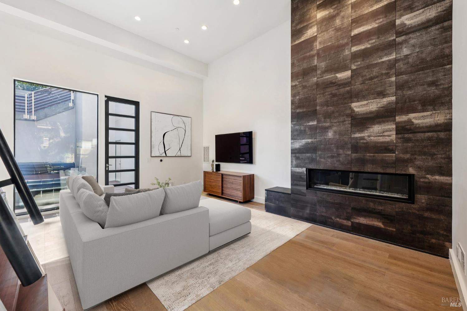 290 Edgewood Ave