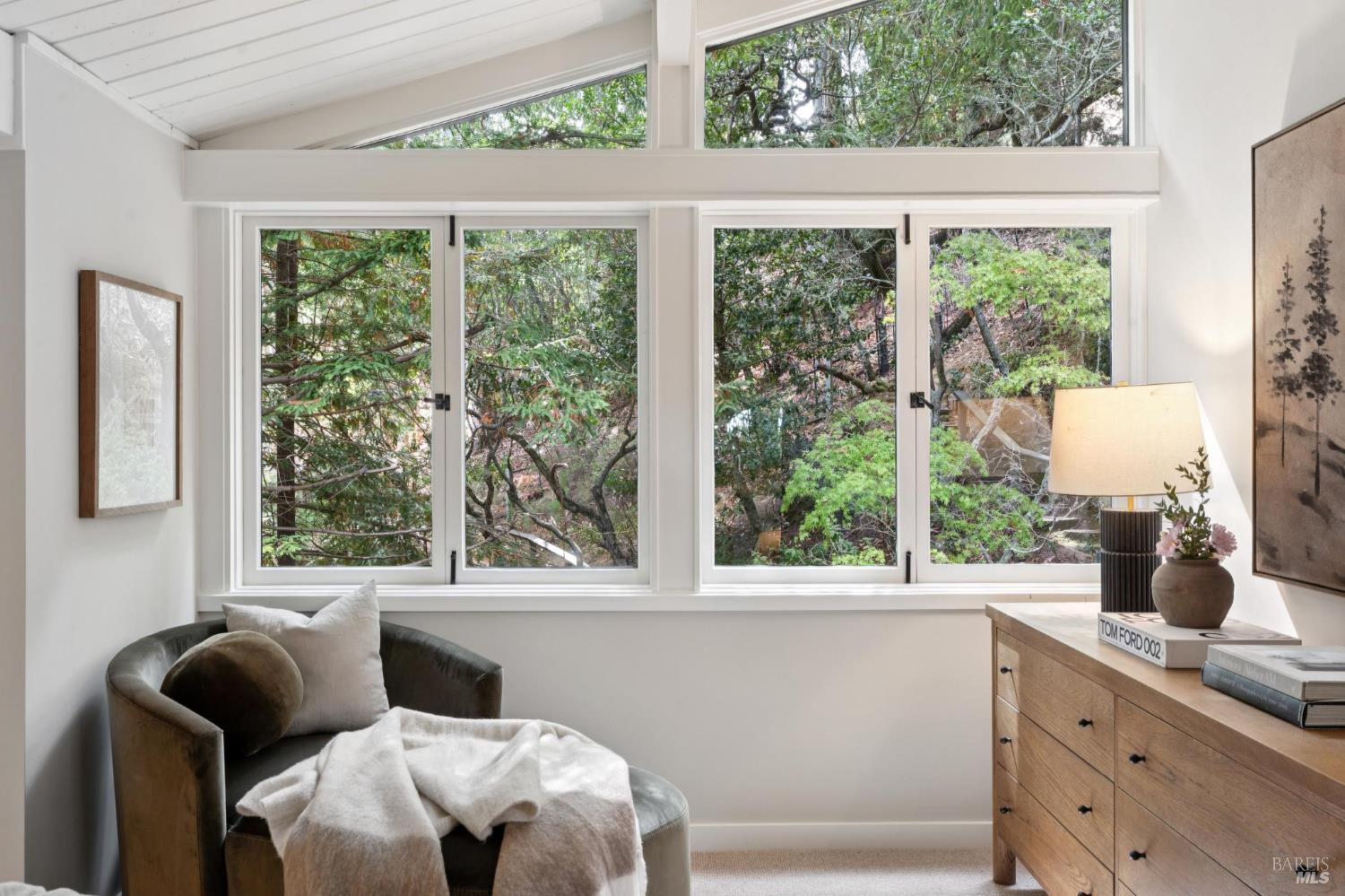 38 Glen Dr