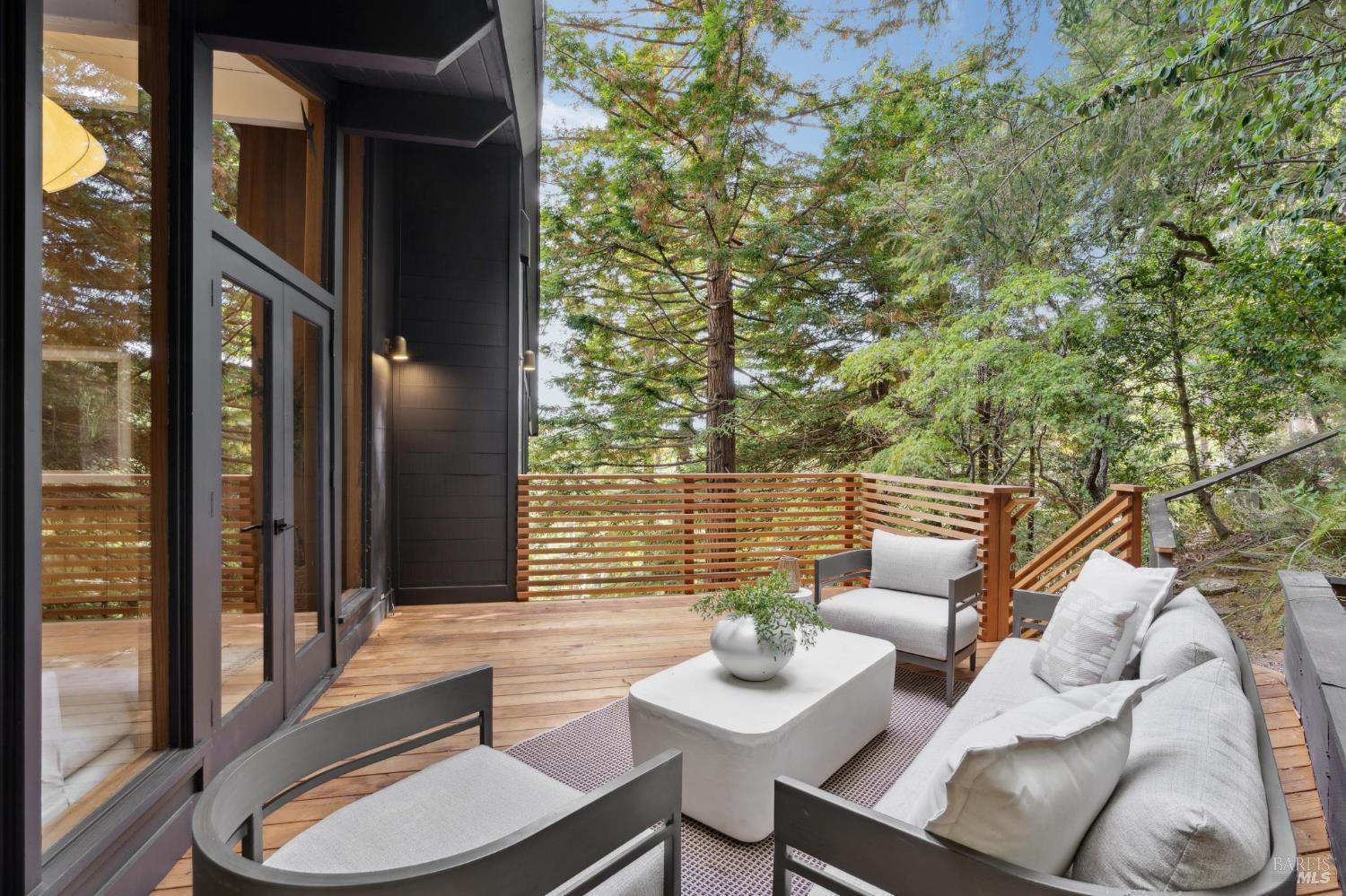 38 Glen Dr