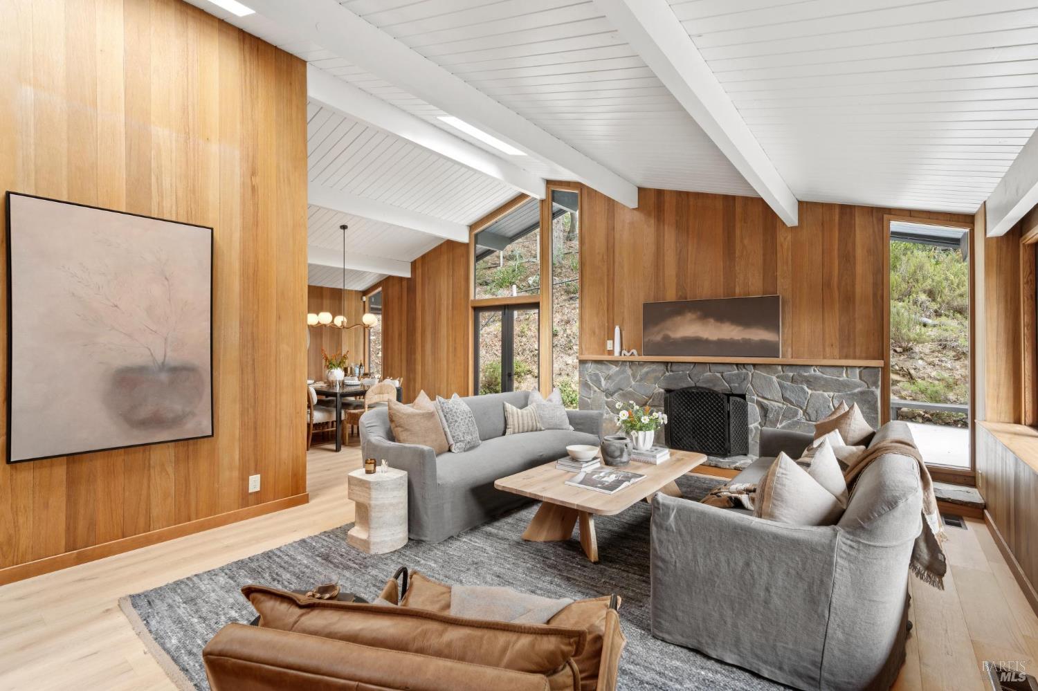 38 Glen Dr