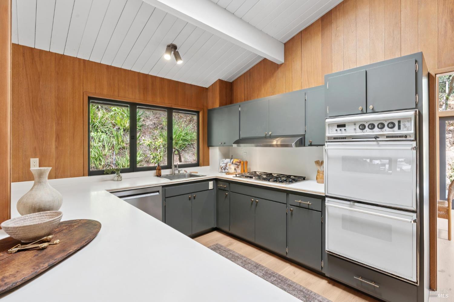 38 Glen Dr