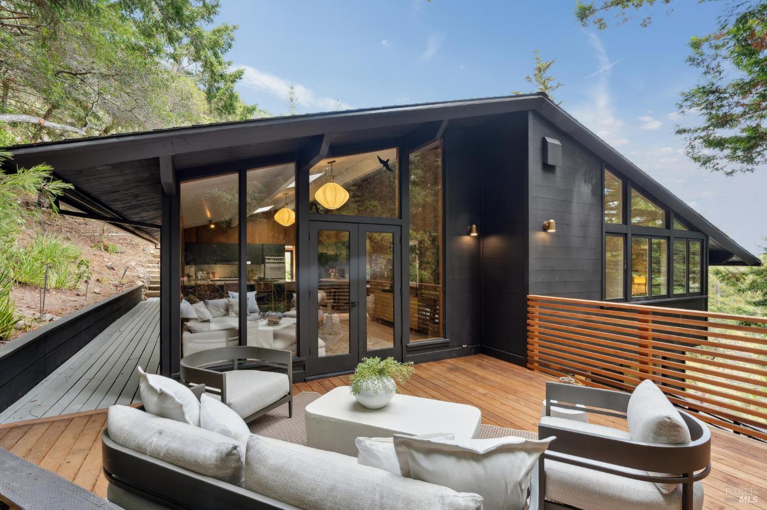 38 Glen Dr