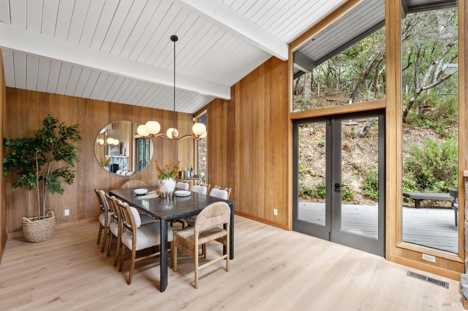 38 Glen Dr