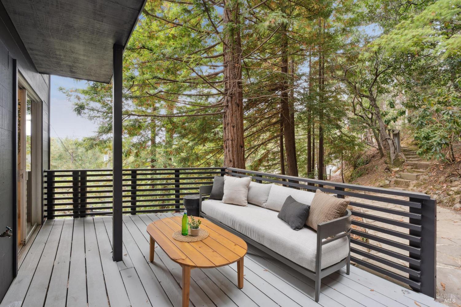 38 Glen Dr