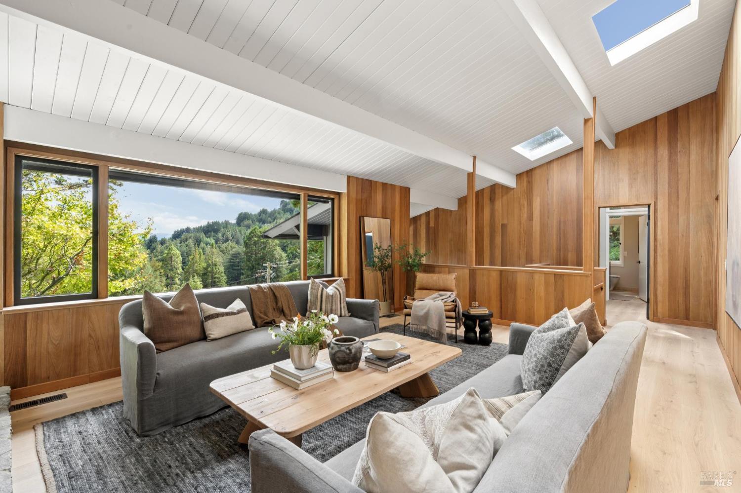 38 Glen Dr