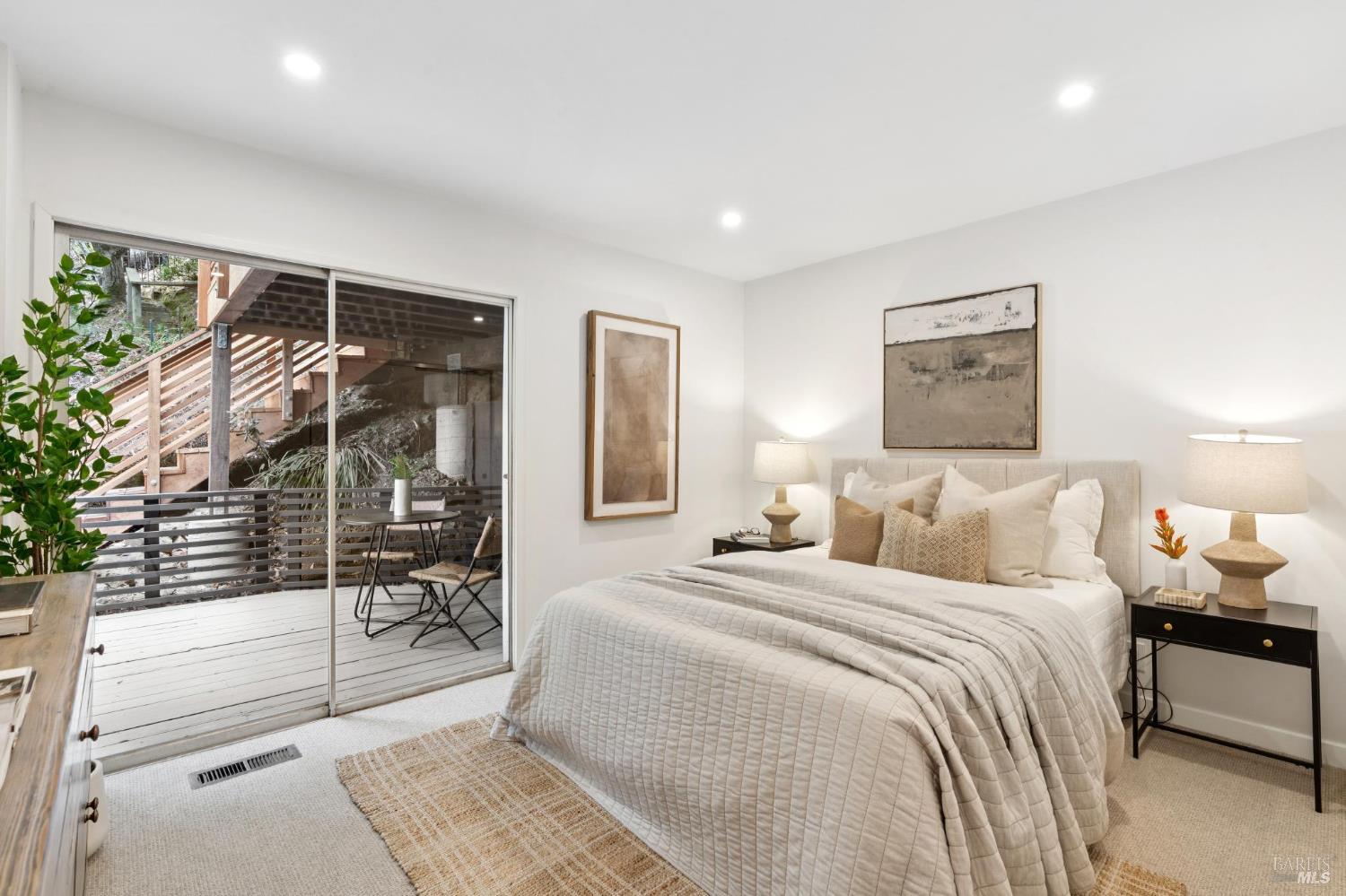 38 Glen Dr