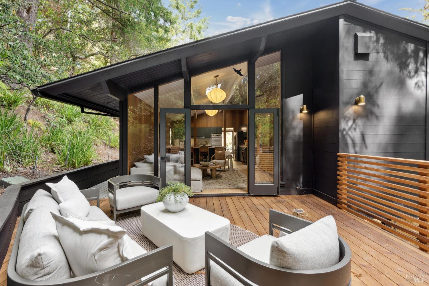 38 Glen Dr