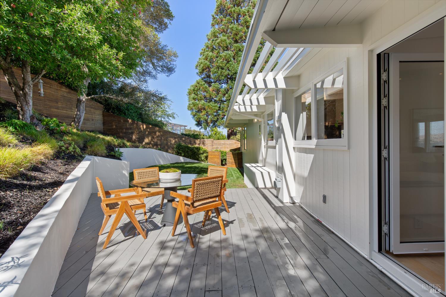 70 Currey Ave