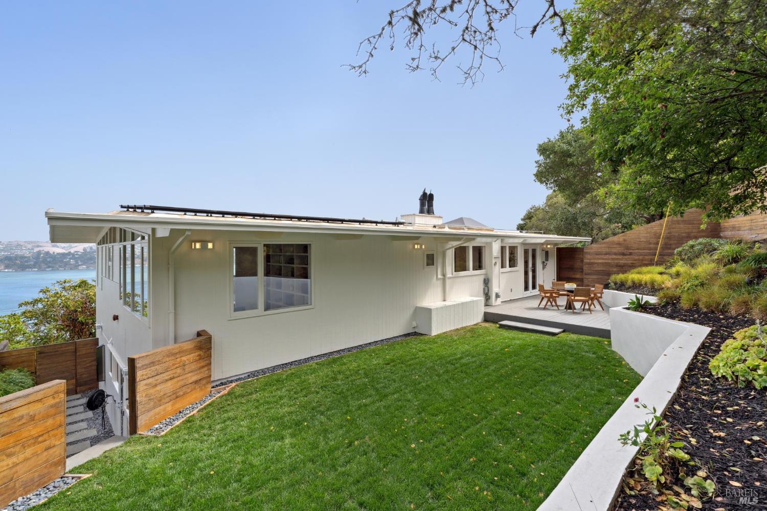 70 Currey Ave