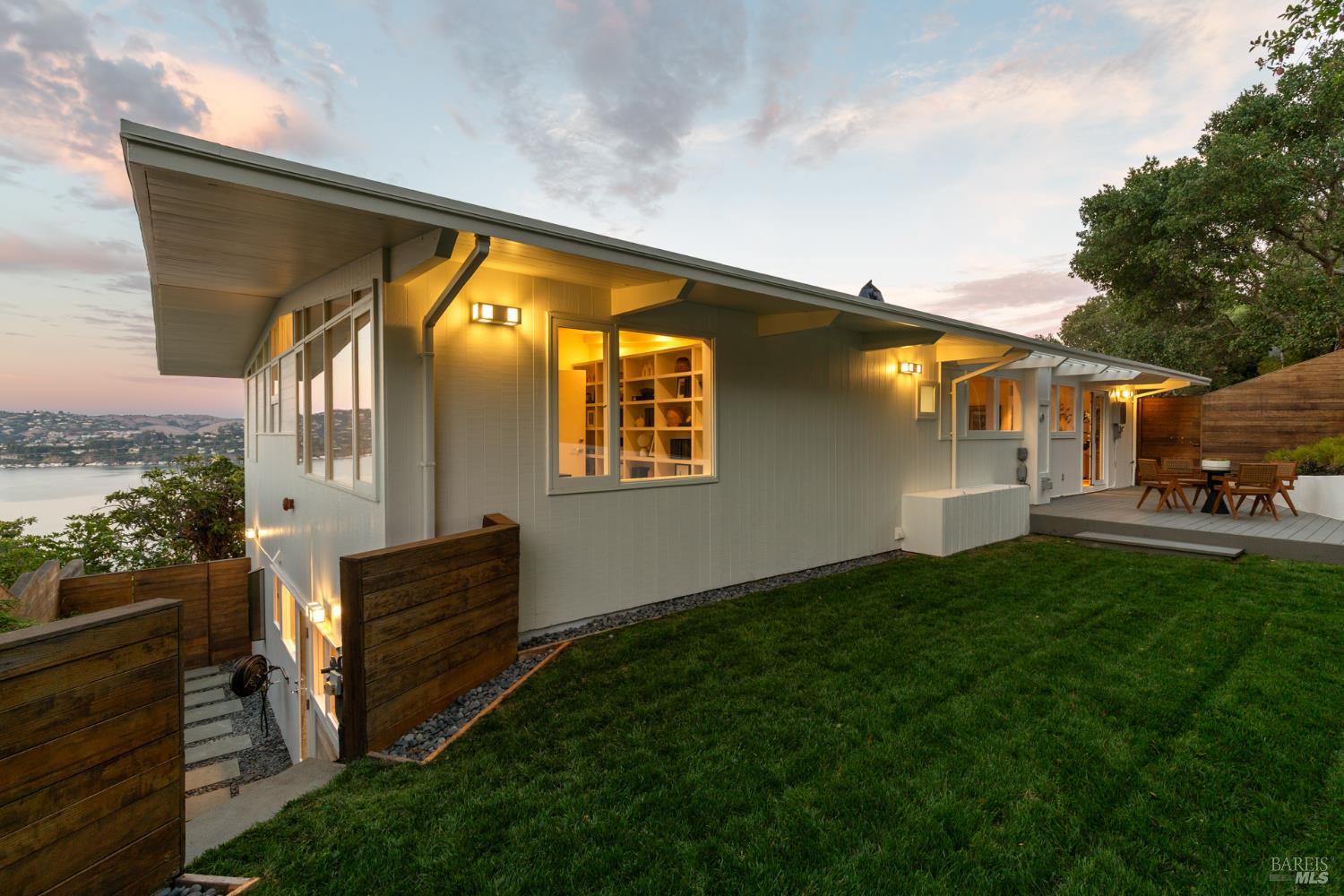 70 Currey Ave