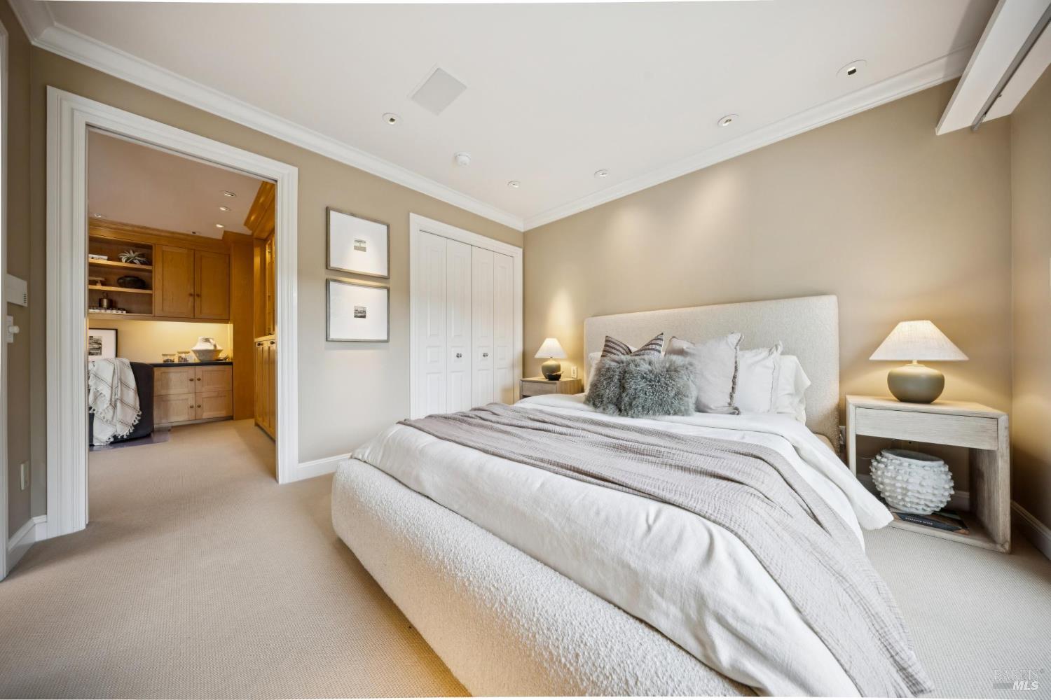 31 Ray Ct
