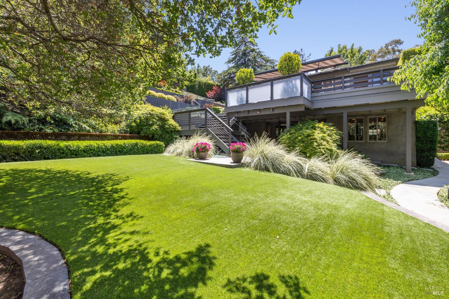31 Ray Ct
