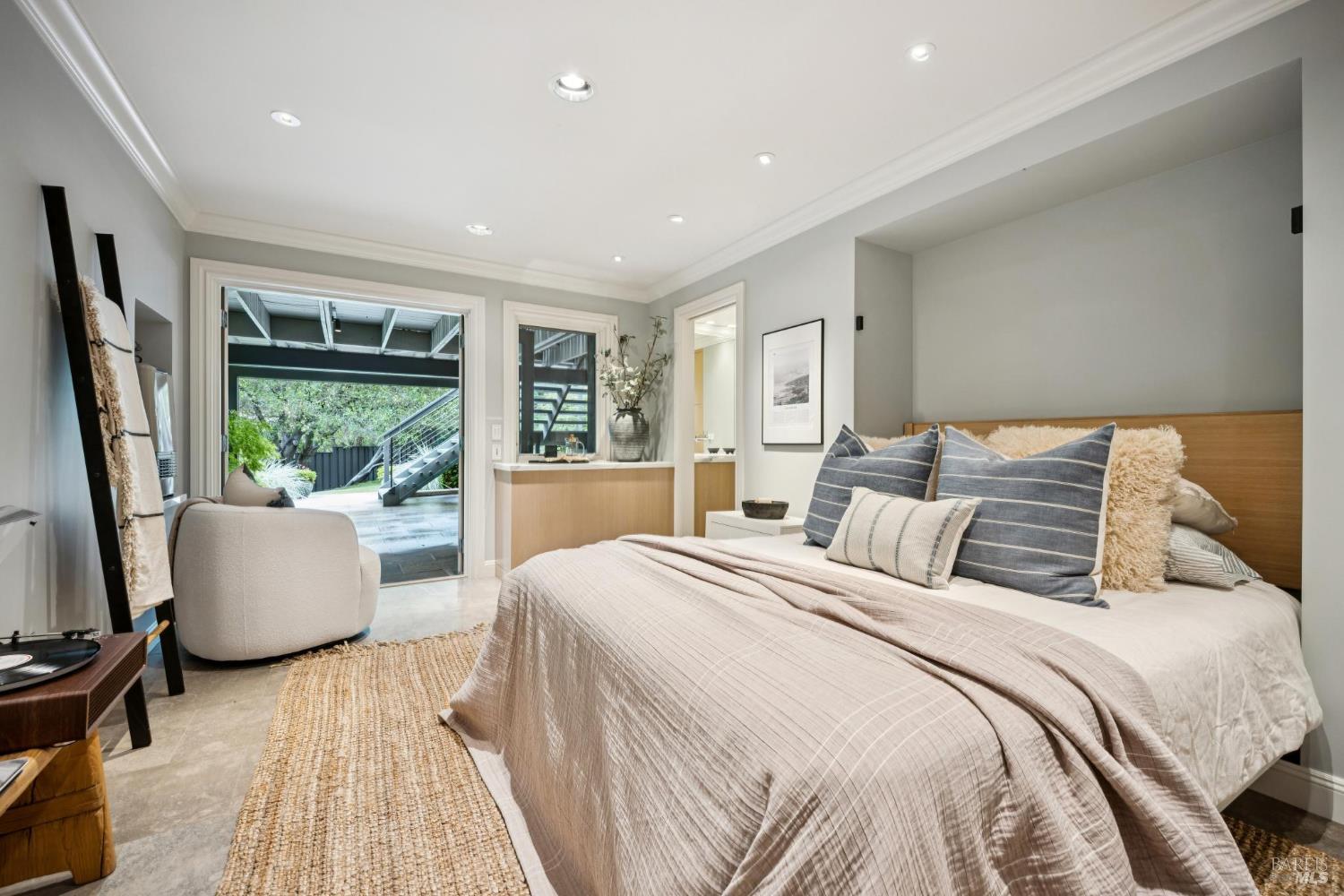 31 Ray Ct