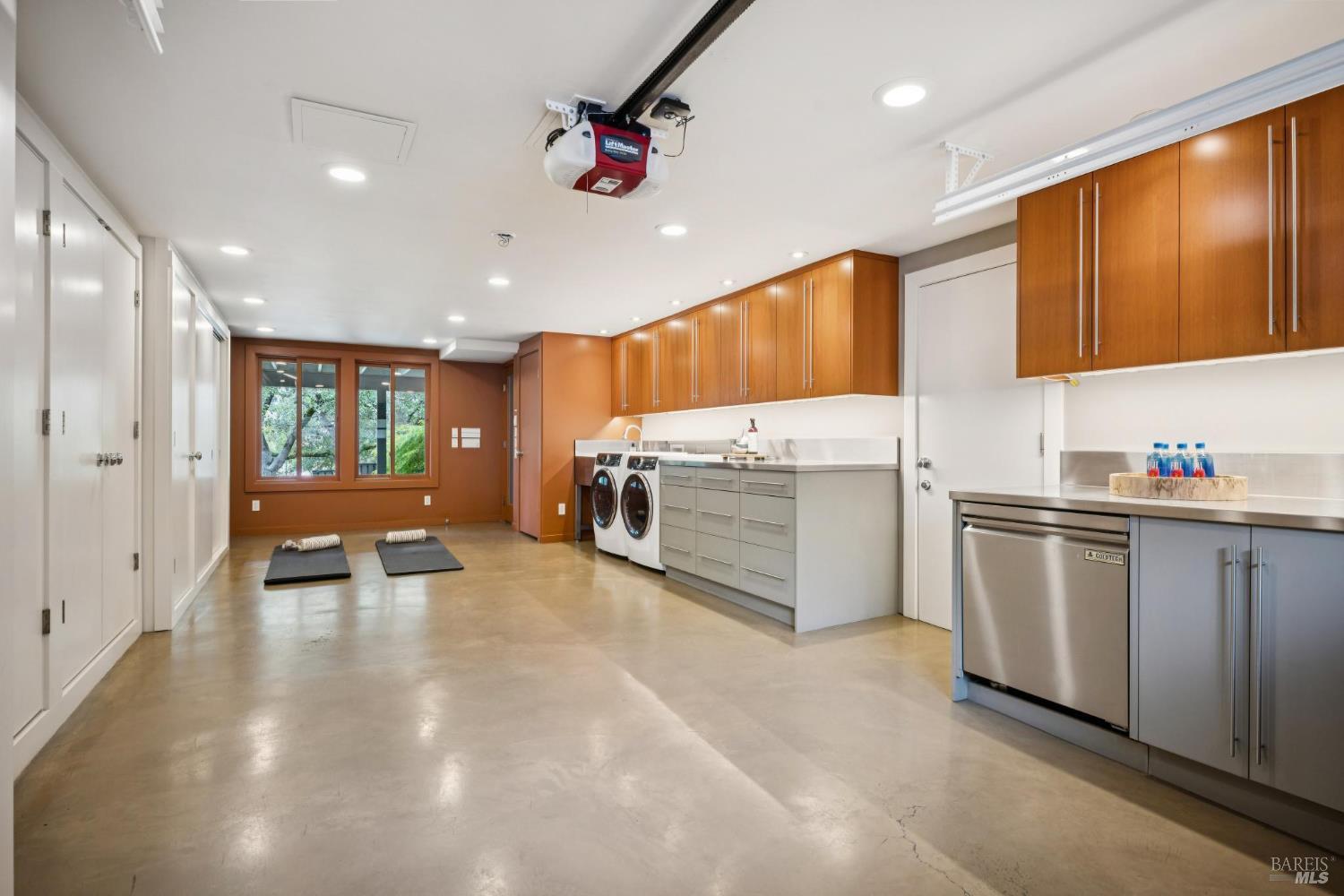 31 Ray Ct