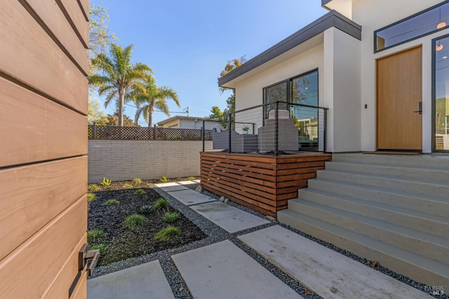 39 Strawberry Circle