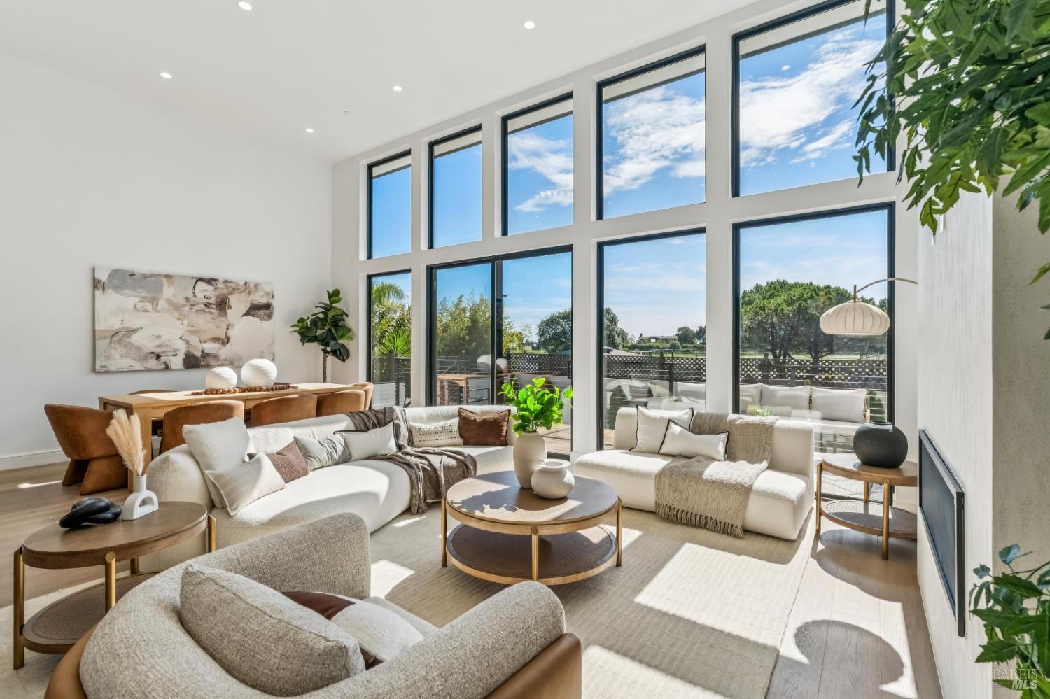 39 Strawberry Circle