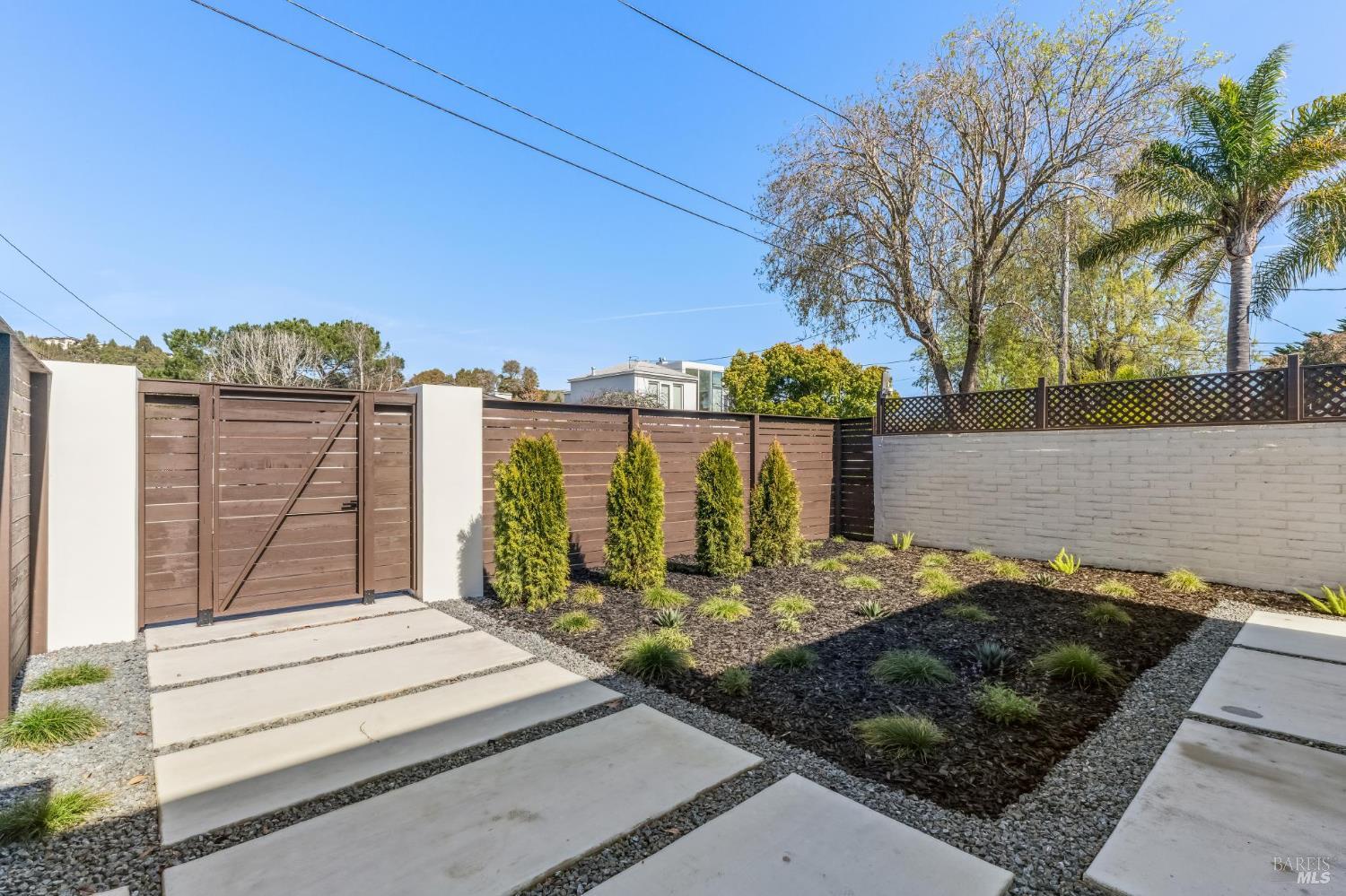 39 Strawberry Circle