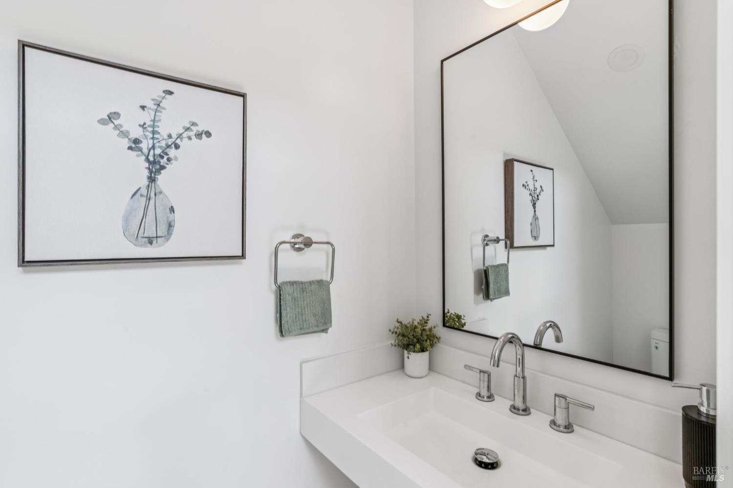 39 Strawberry Circle