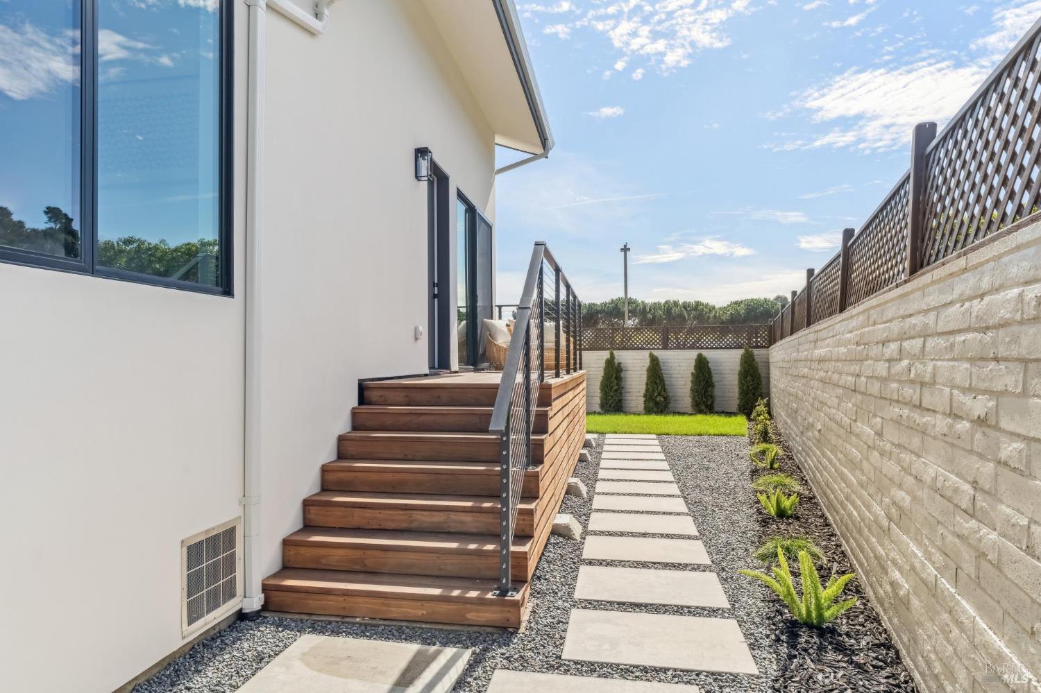 39 Strawberry Circle