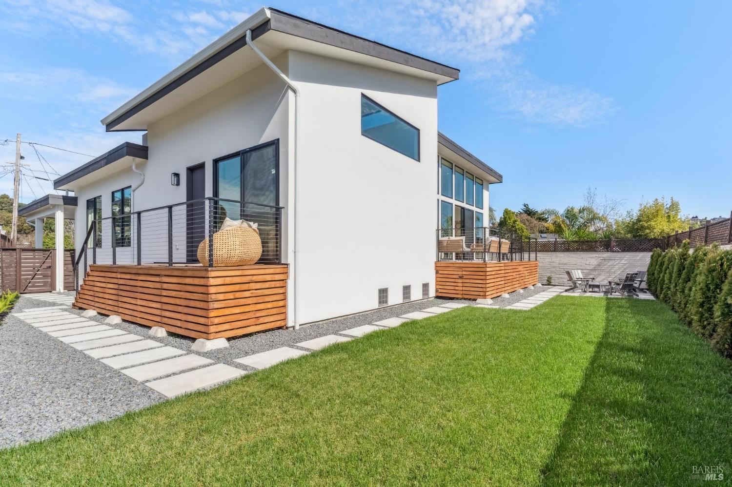 39 Strawberry Circle