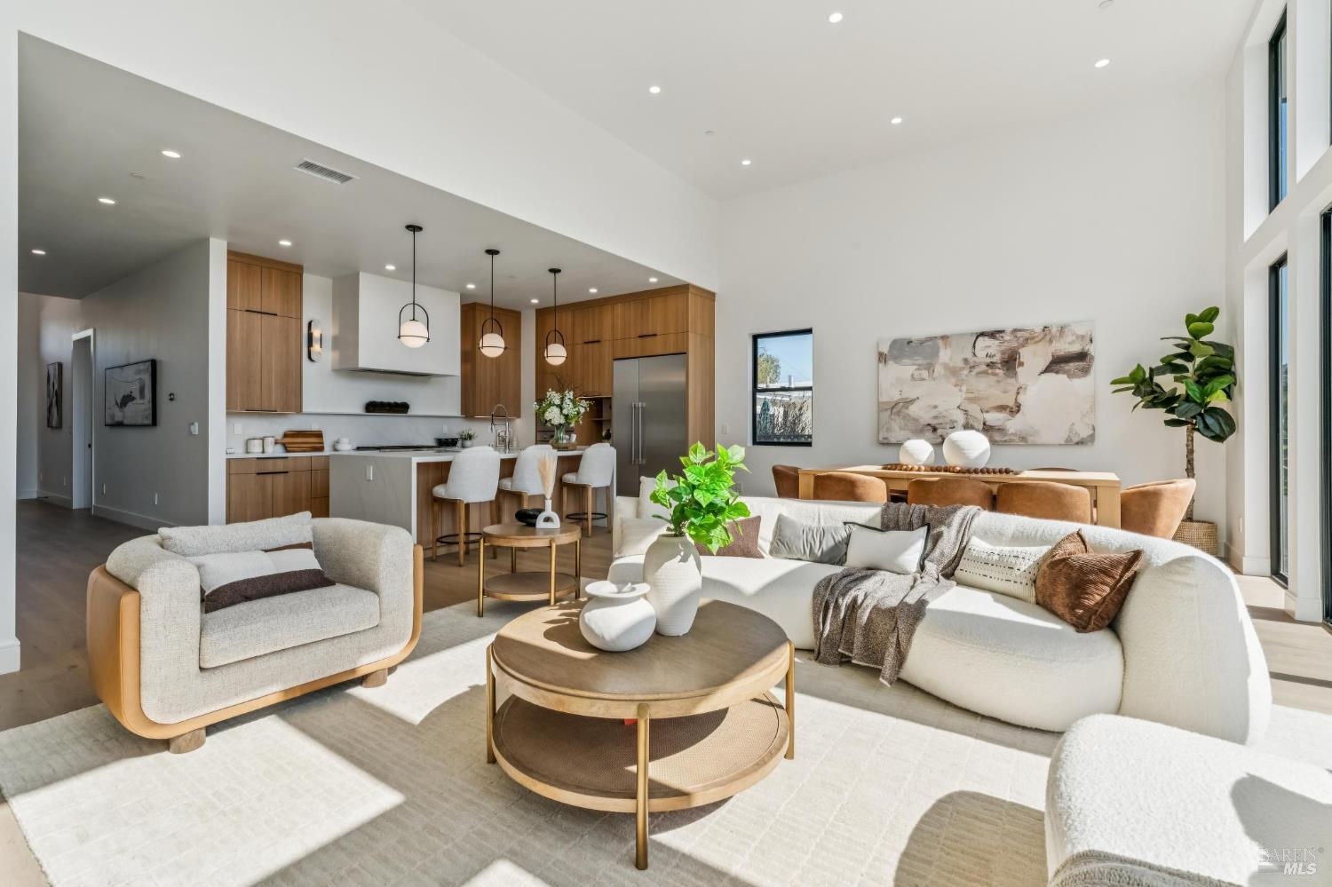 39 Strawberry Circle