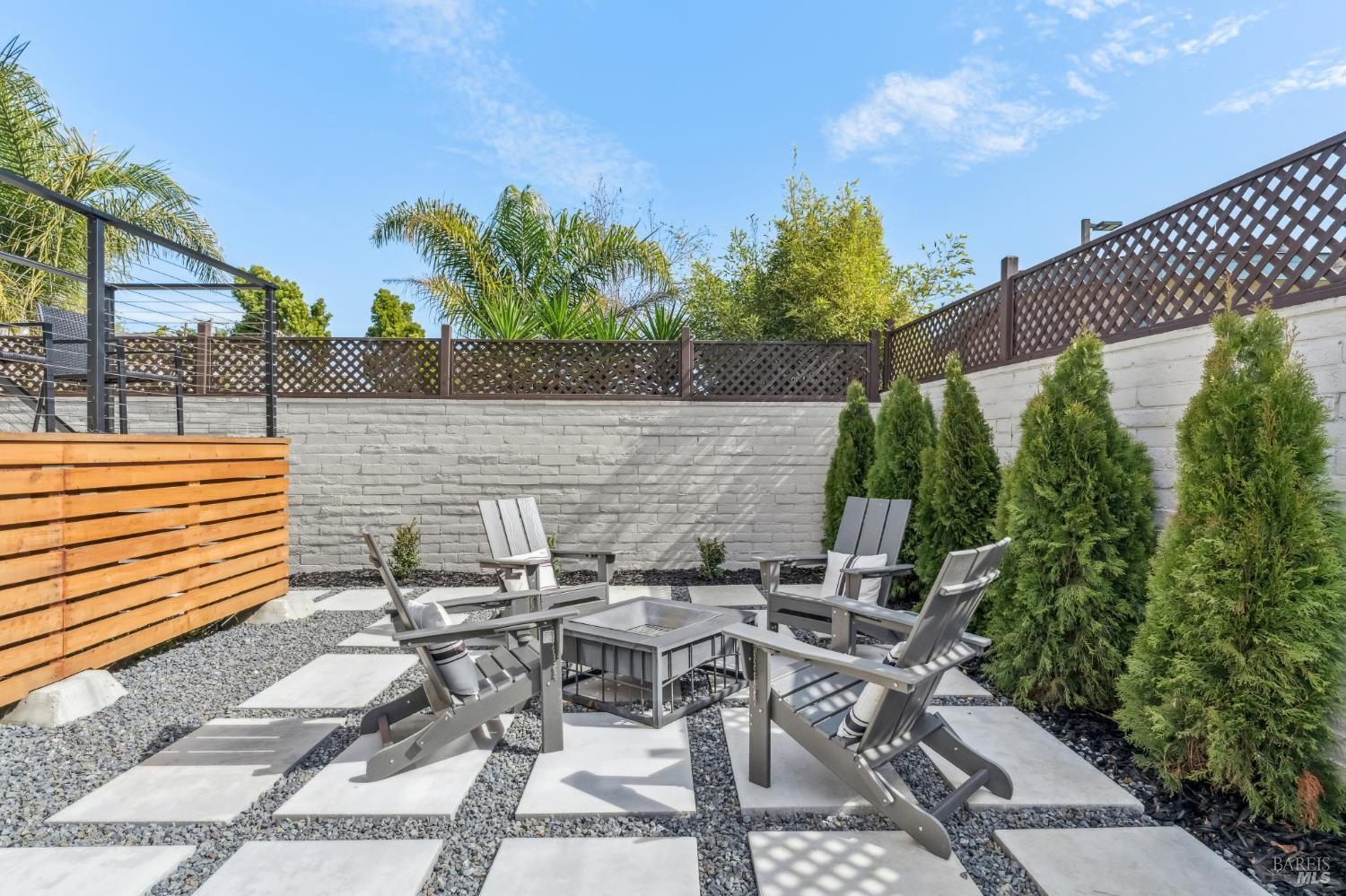 39 Strawberry Circle