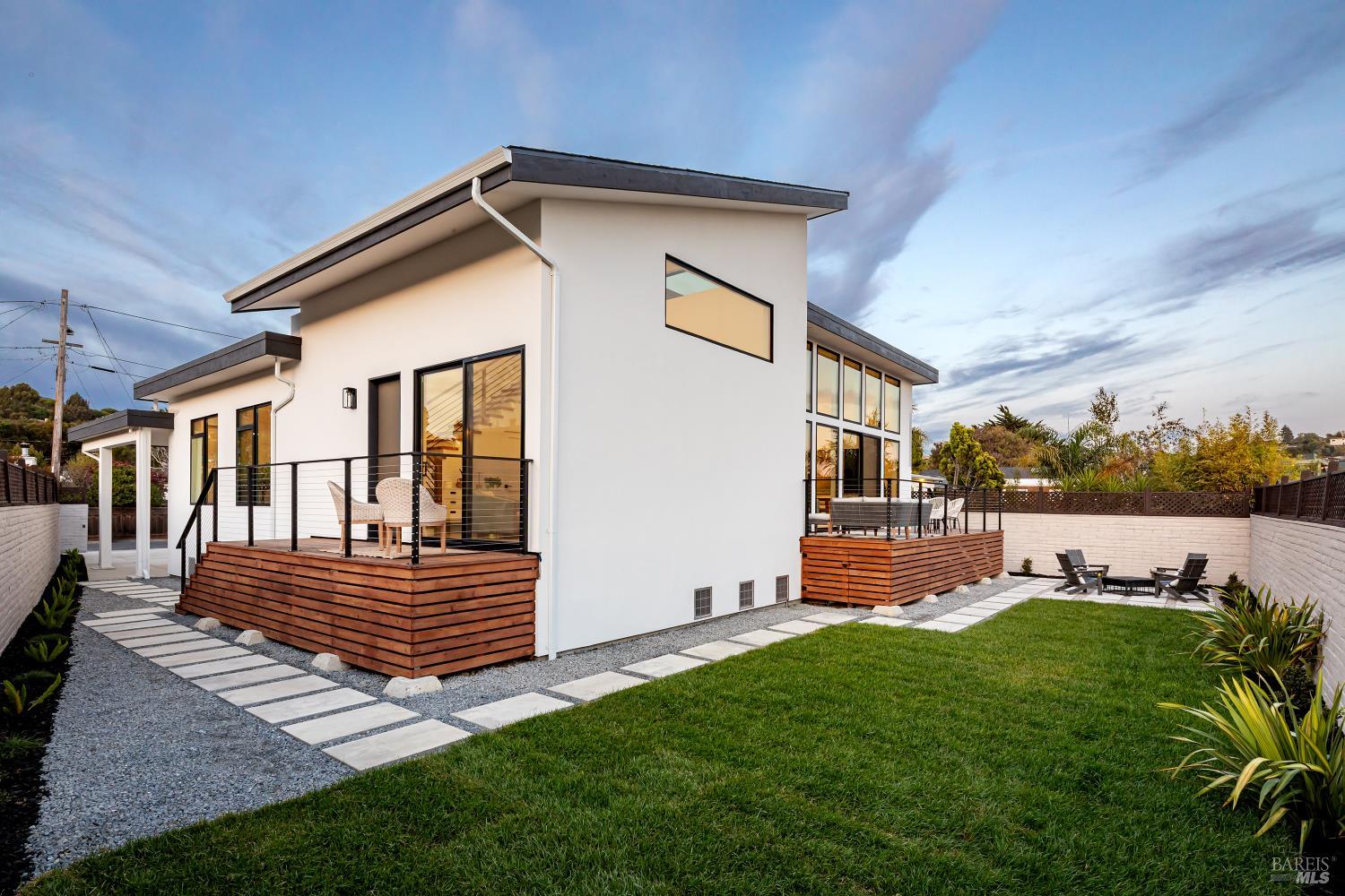 39 Strawberry Circle