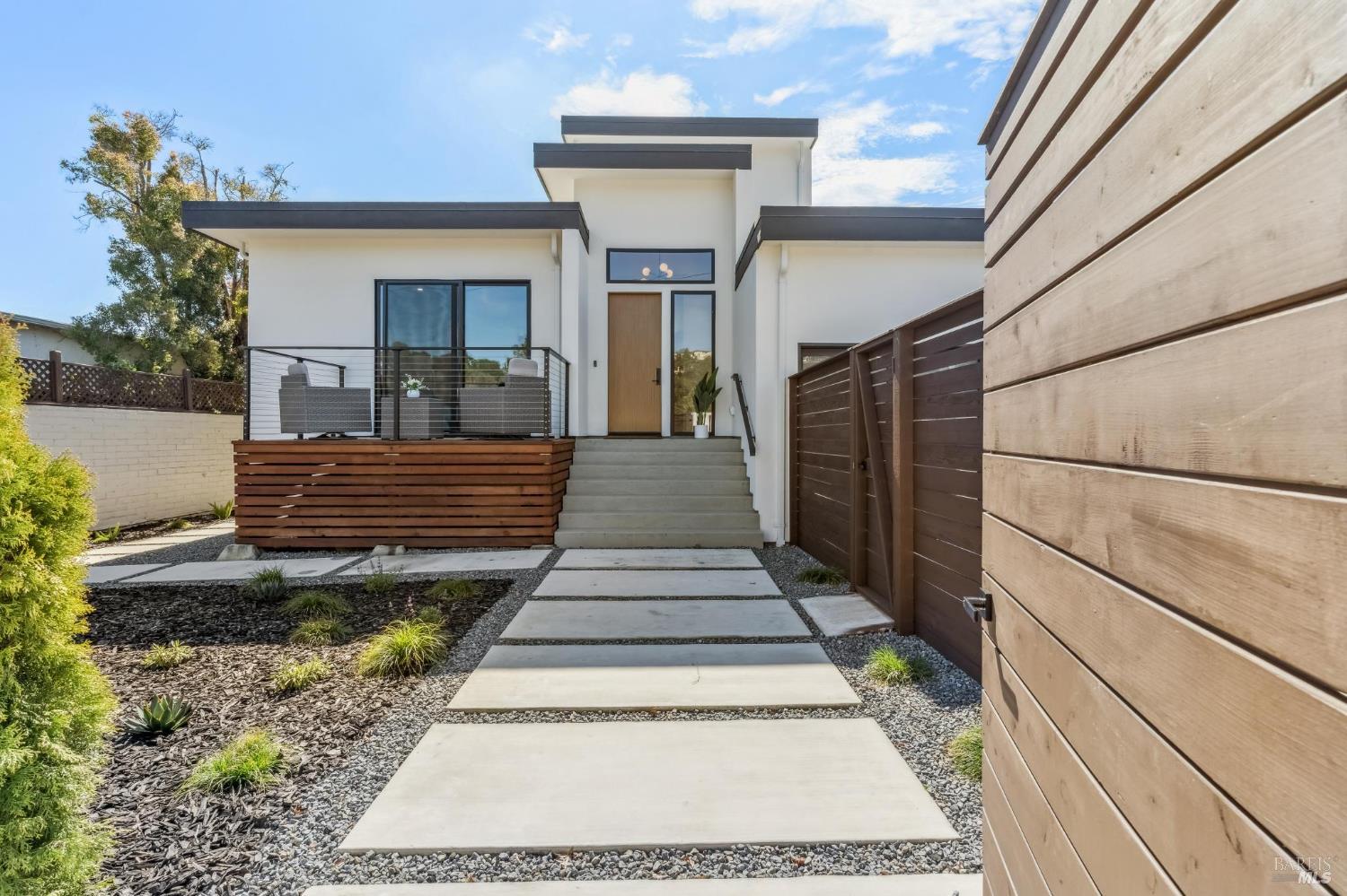 39 Strawberry Circle