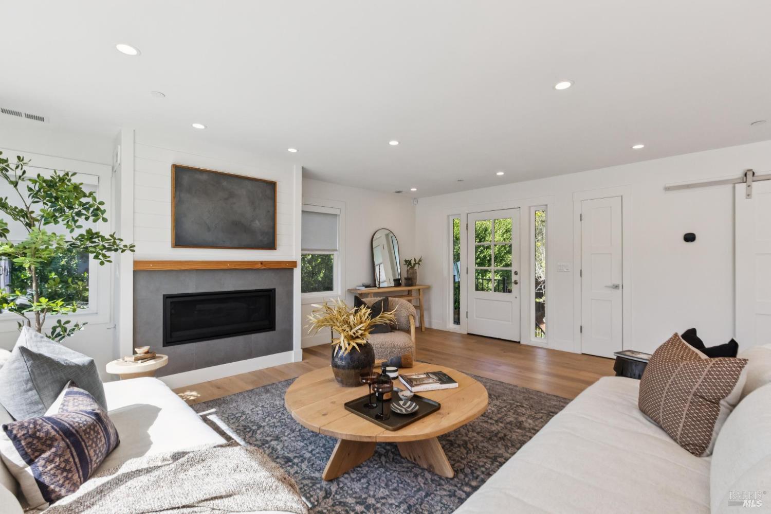 31 Alvarado Avenue
