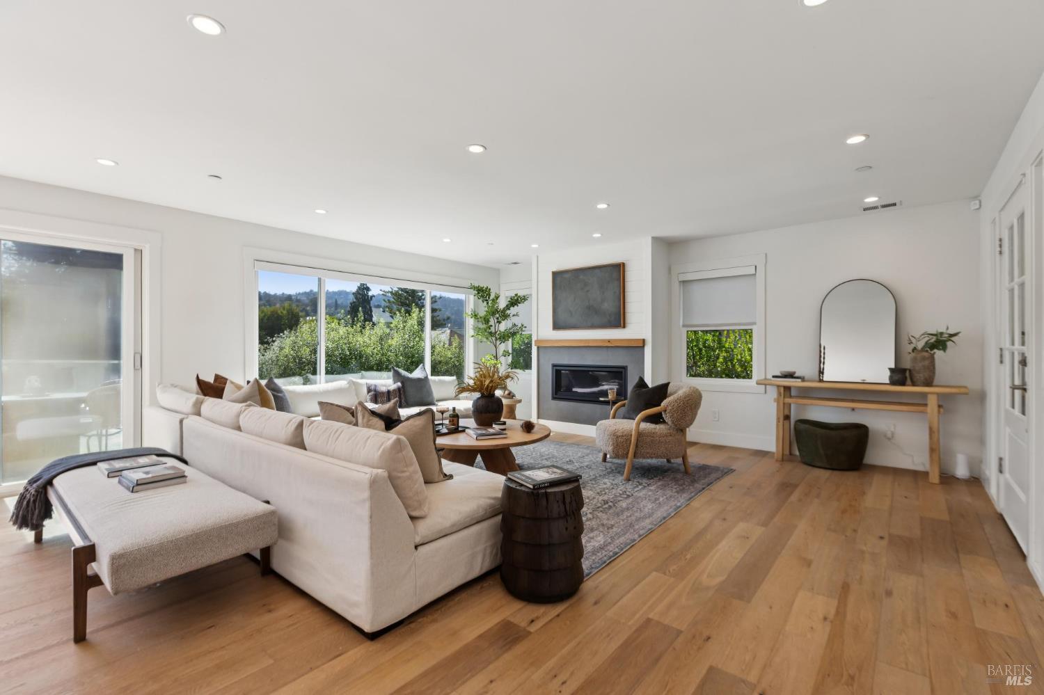 31 Alvarado Avenue